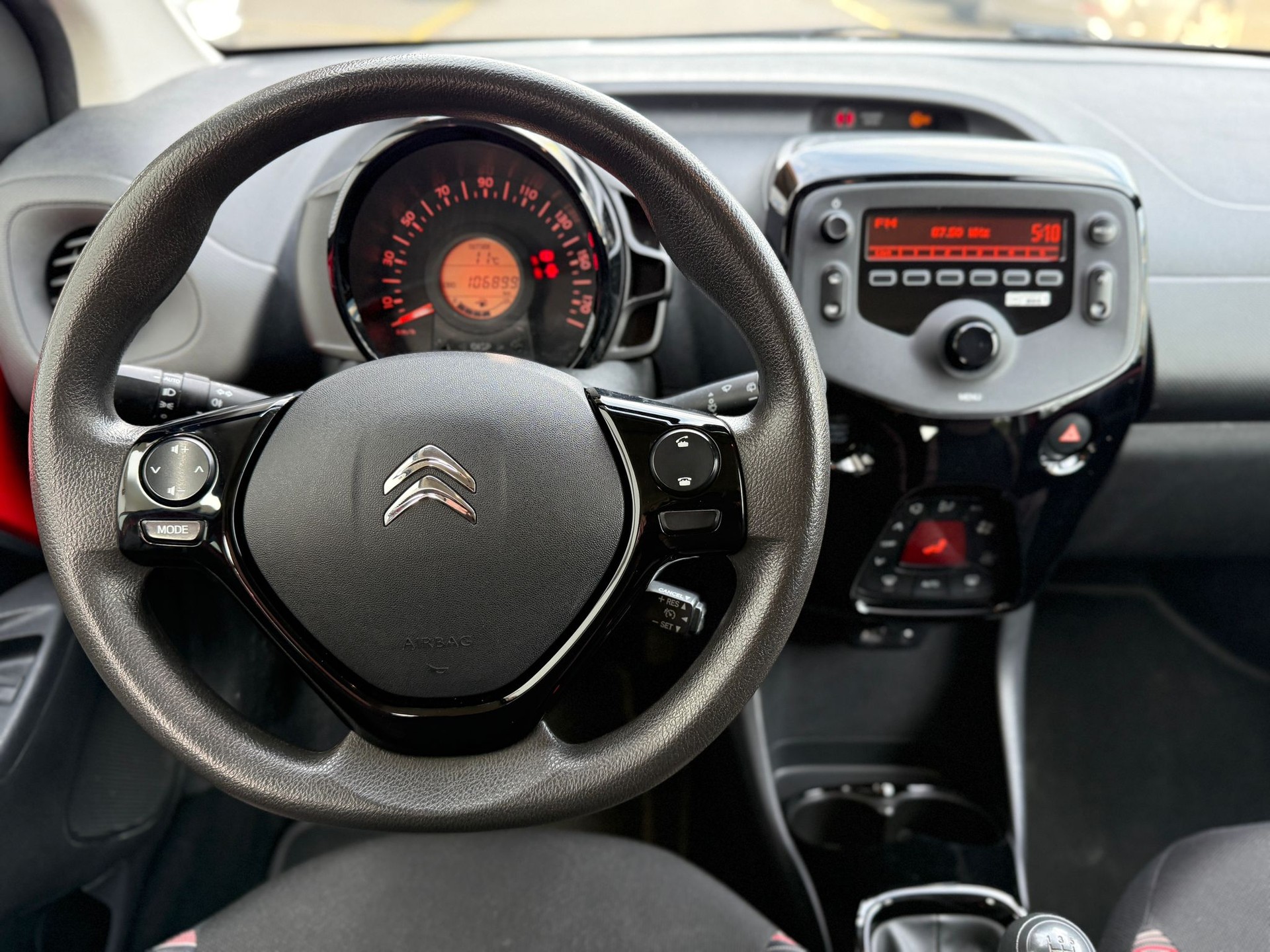 CITROEN C1 1.0 VTi Shine S/S-image-10