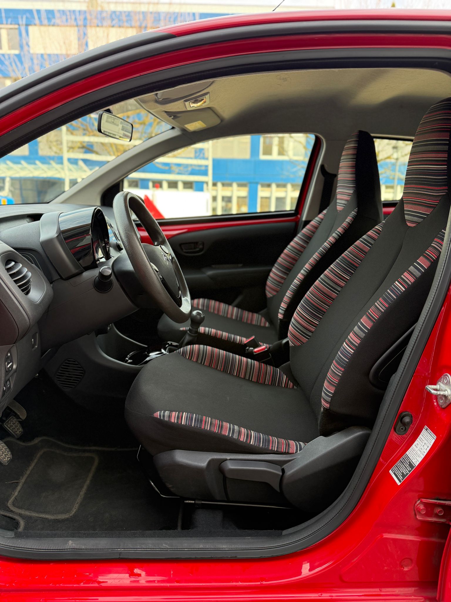 CITROEN C1 1.0 VTi Shine S/S-image-6