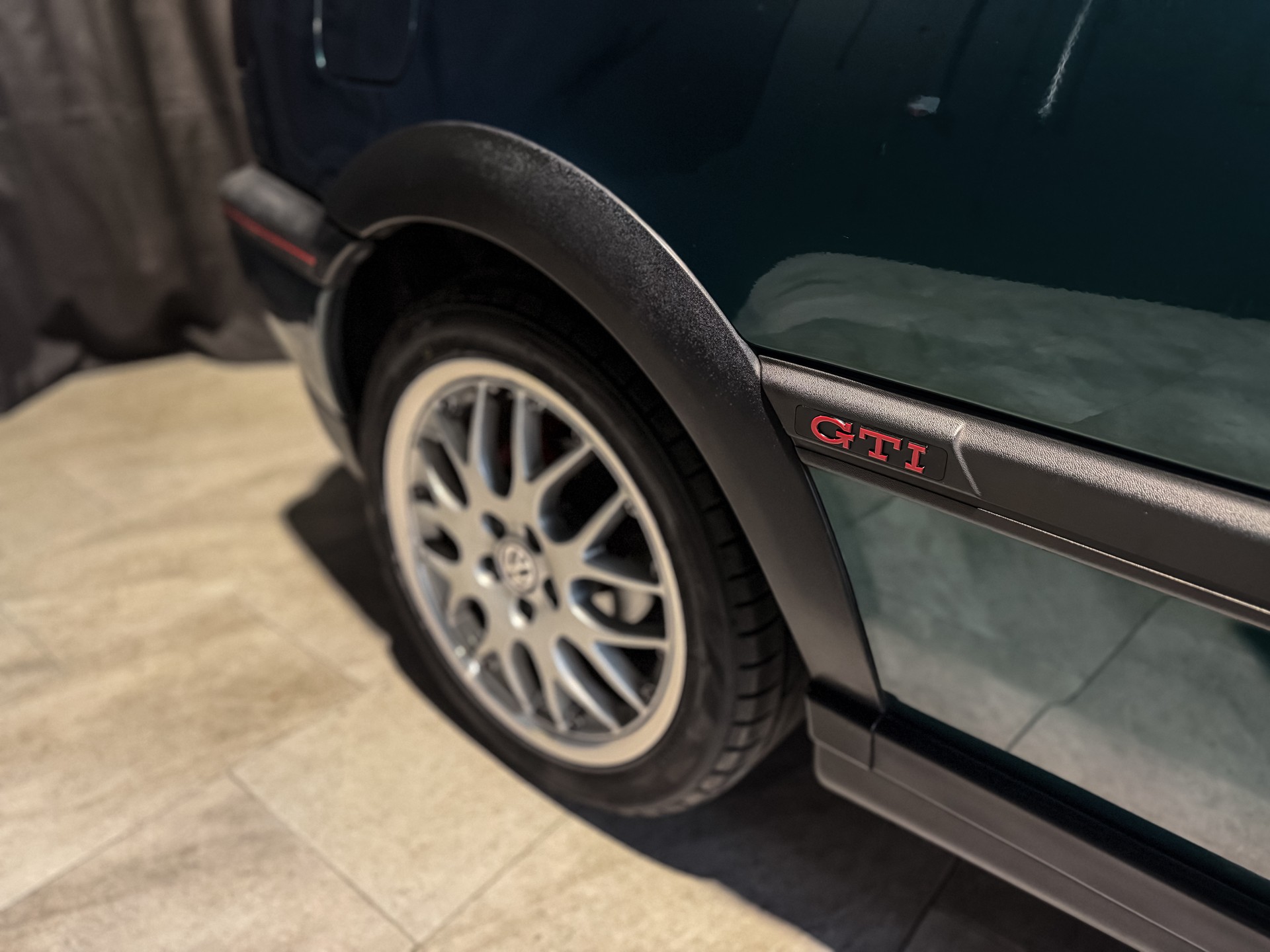 VW Golf 2000 GTI 16V Edition-image-4