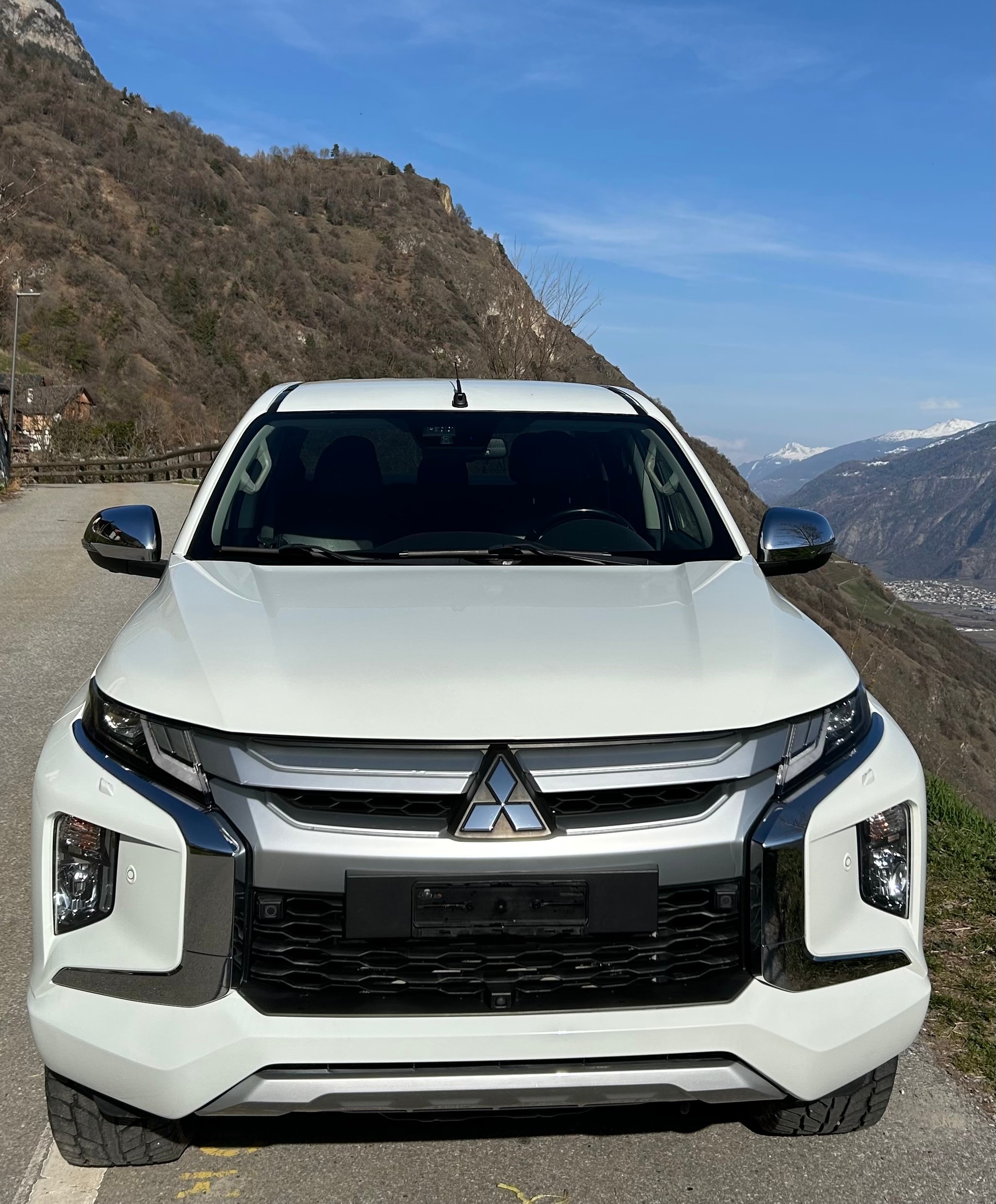MITSUBISHI L 200 2.2 Diamond Double Cab Automat-image-4