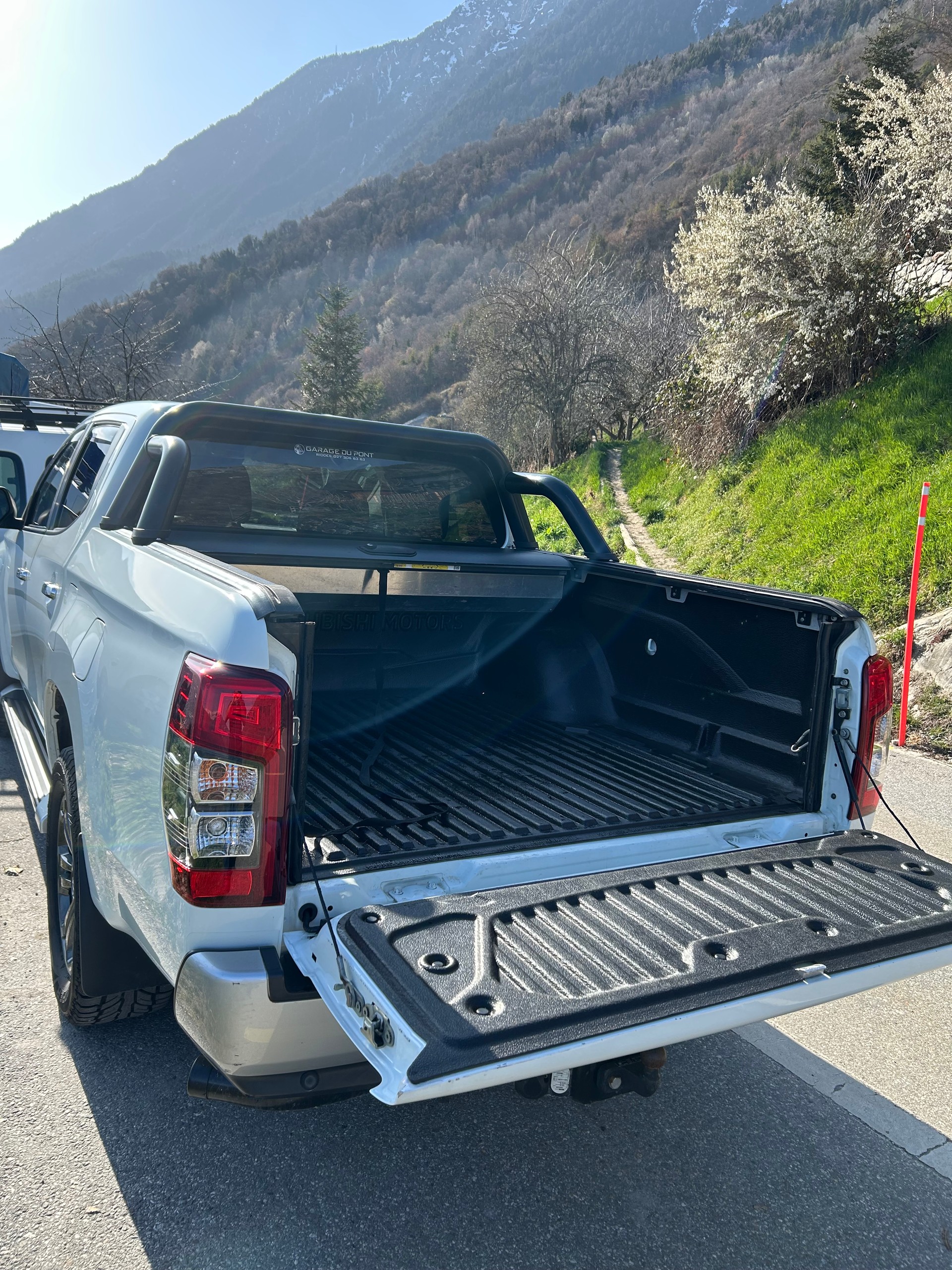 MITSUBISHI L 200 2.2 Diamond Double Cab Automat-image-3