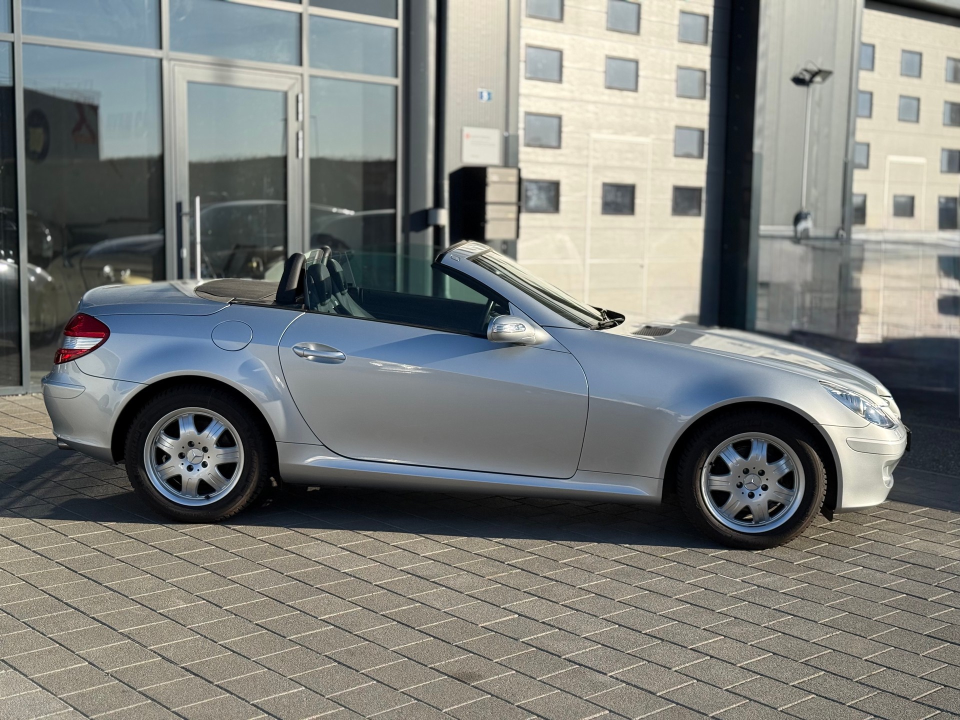 MERCEDES-BENZ SLK 200 Kompressor-image-17