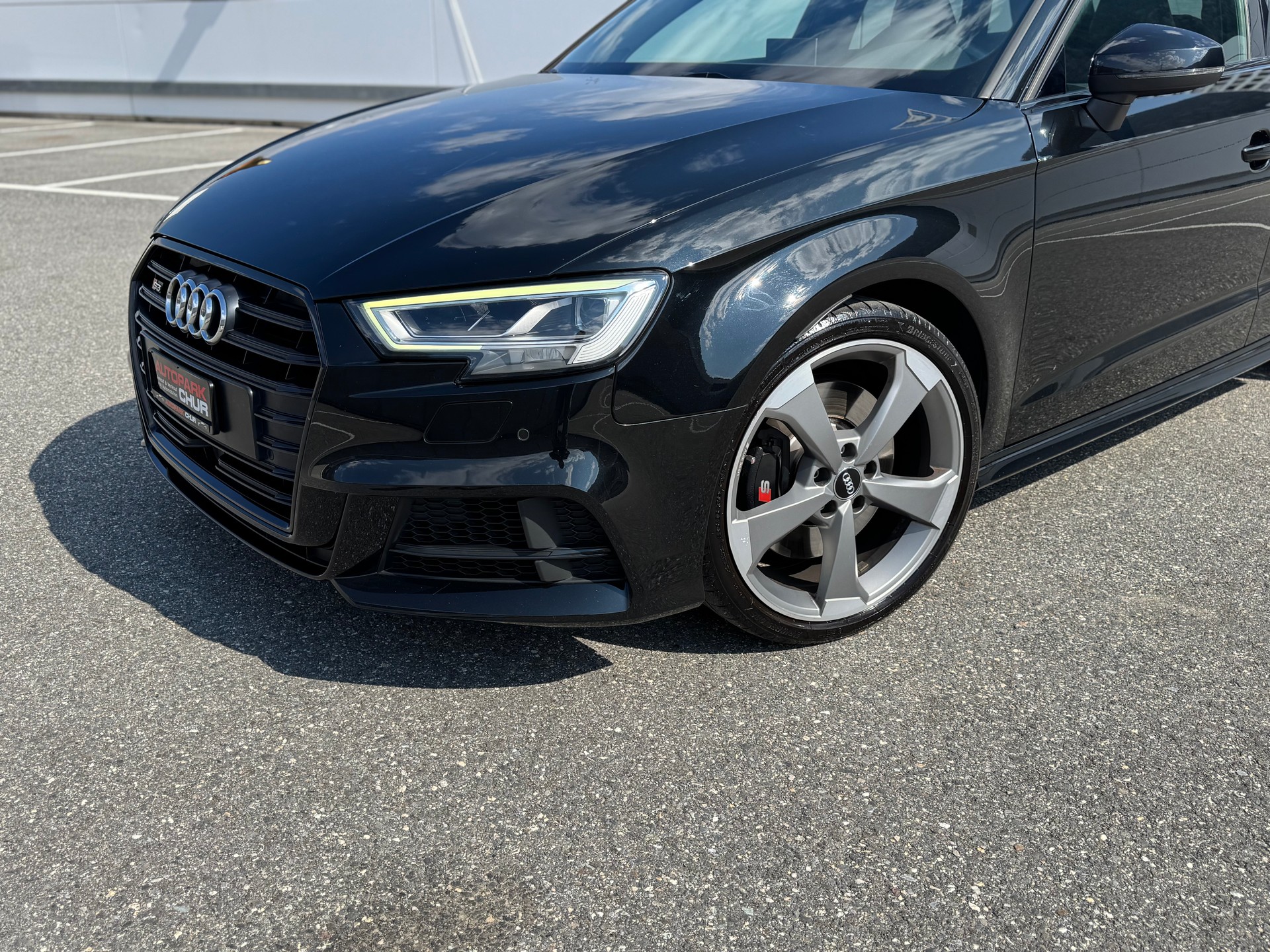 AUDI S3 Sportback 2.0 TFSI quattro S-tronic-image-6
