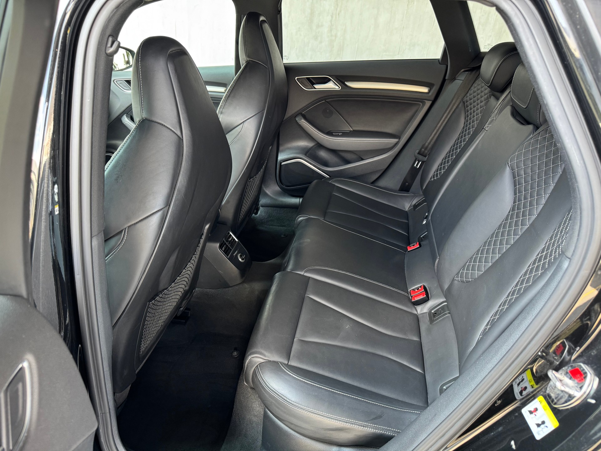 AUDI S3 Sportback 2.0 TFSI quattro S-tronic-image-13