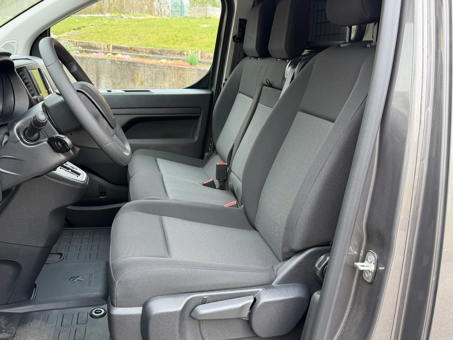 PEUGEOT e-Expert Kaw. Standard 75 kWh L3-image-11