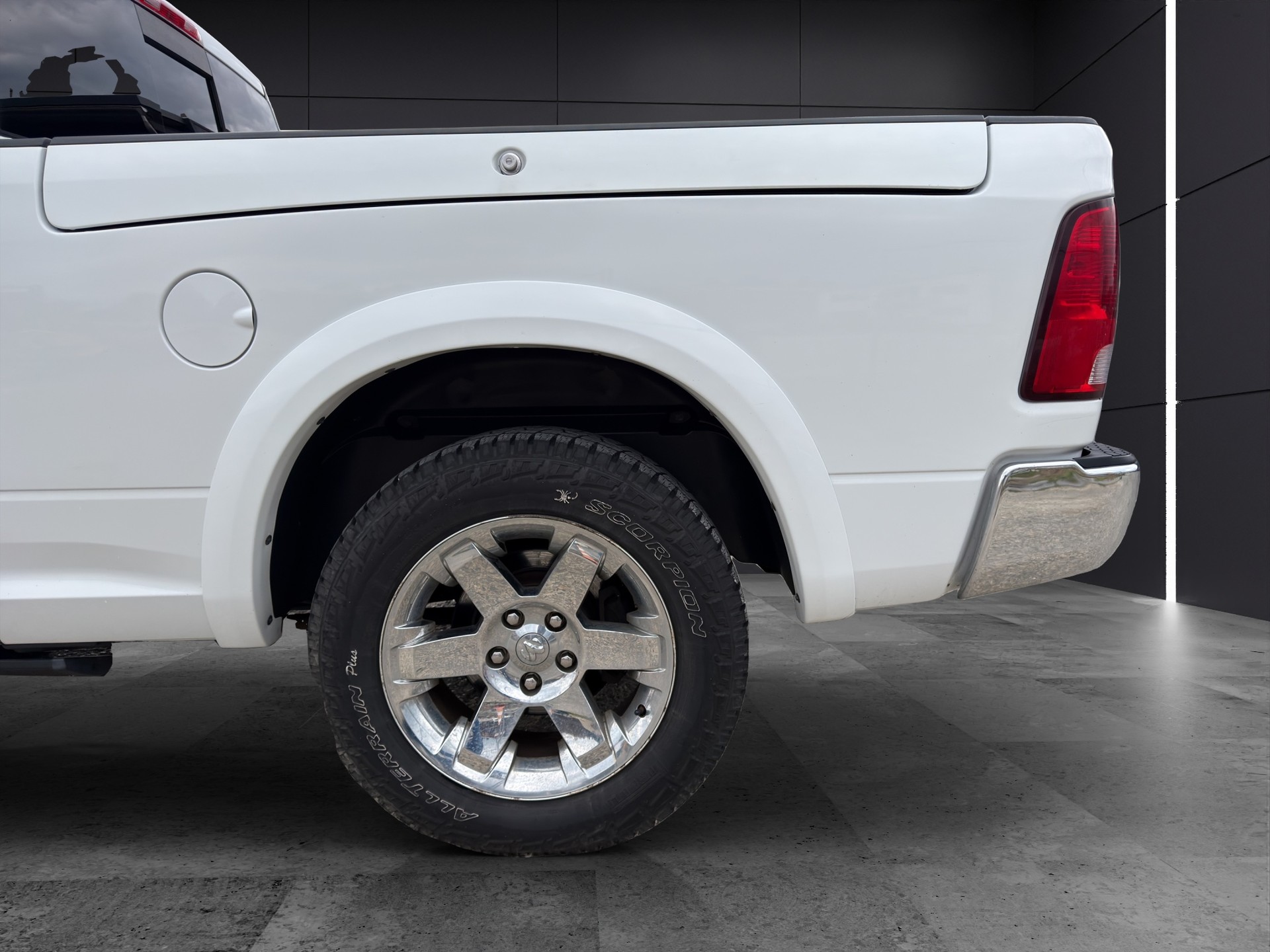 DODGE 1500 HEMI V8 Laramie 5.7-image-10