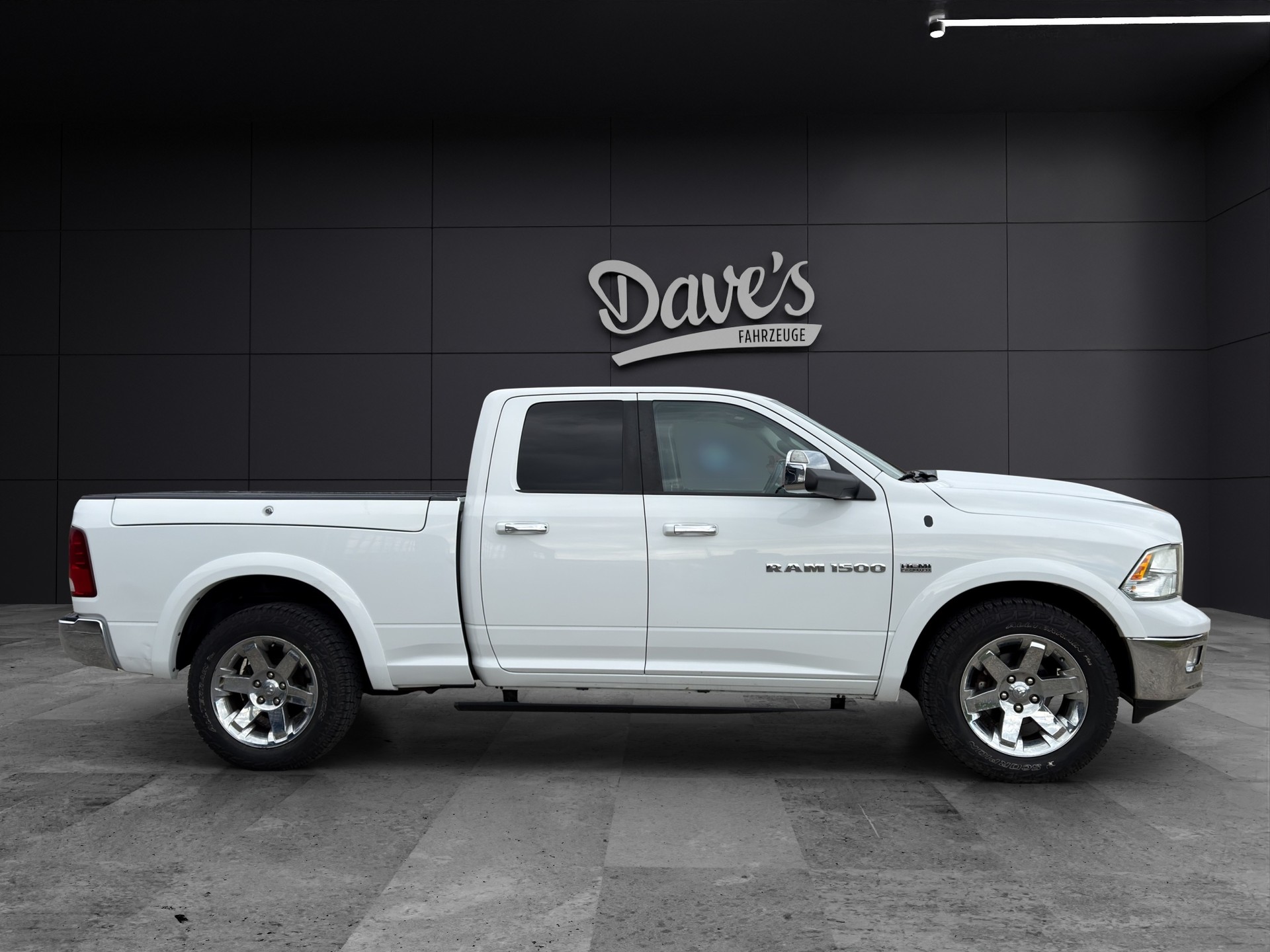 DODGE 1500 HEMI V8 Laramie 5.7-image-5