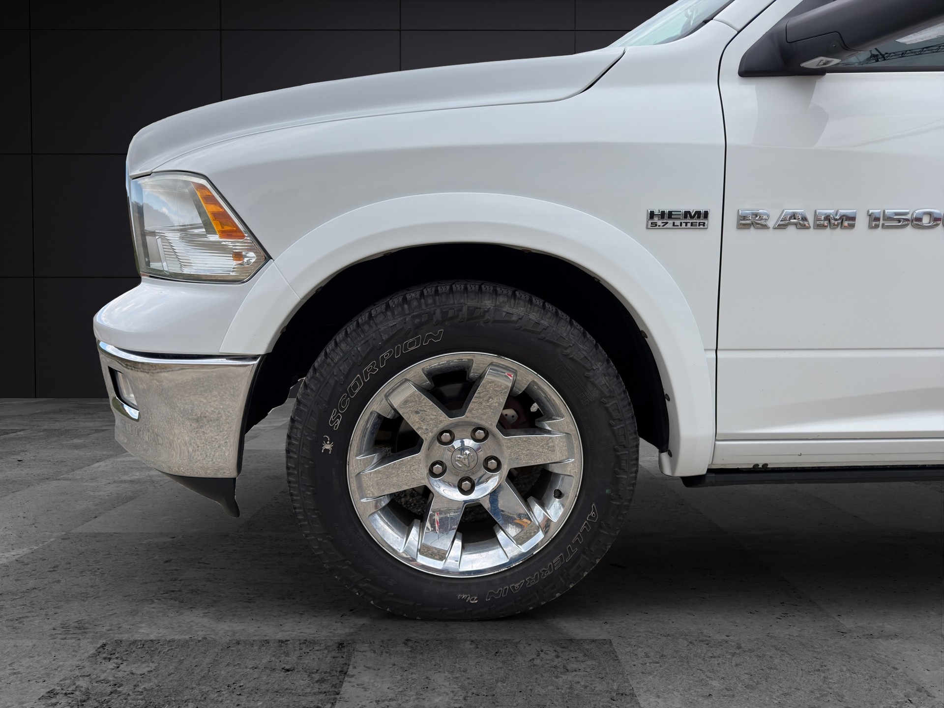 DODGE 1500 HEMI V8 Laramie 5.7-image-11