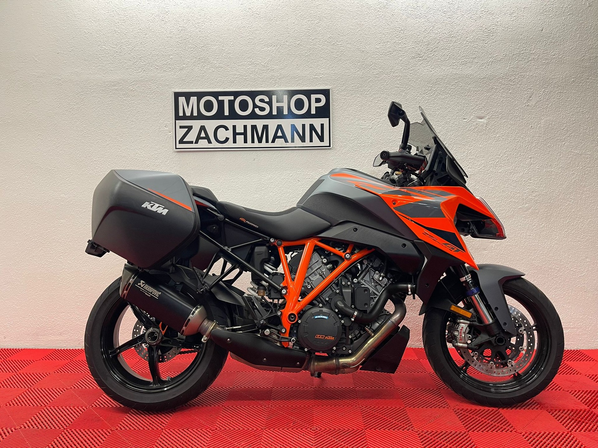 KTM 1290 Super Duke GT