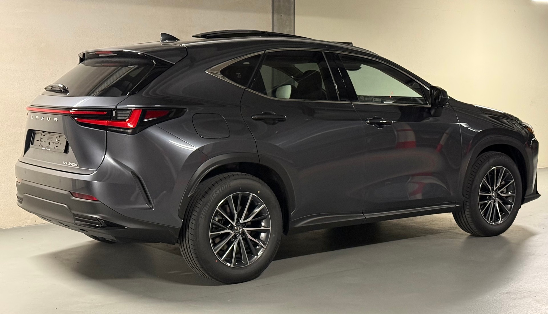 LEXUS NX 450h+ E-FOUR Comfort-image-3