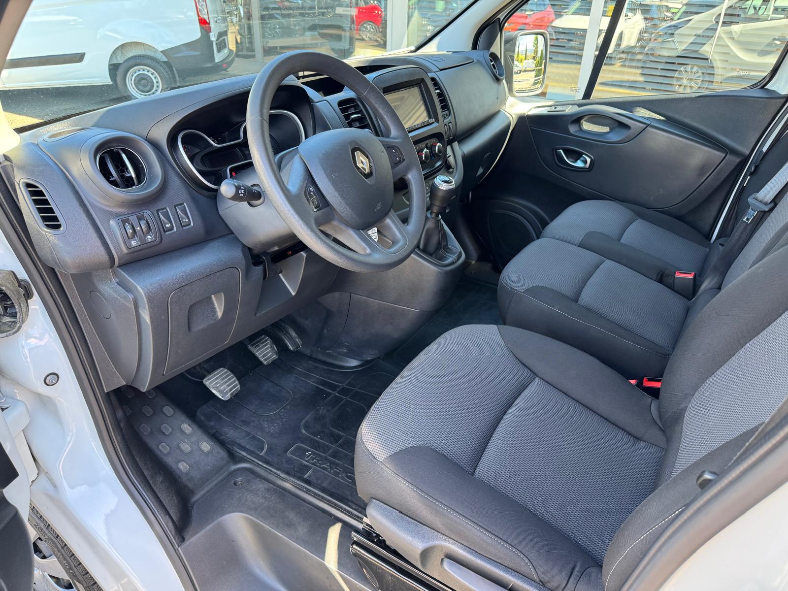 RENAULT Trafic Ene dCi120 2.0 Business L1H1-showroom-element-1