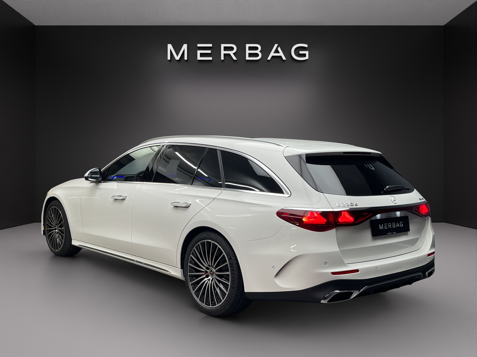 MERCEDES-BENZ E 220 d 4MATIC T-Modell 9G-Tronic-image-2