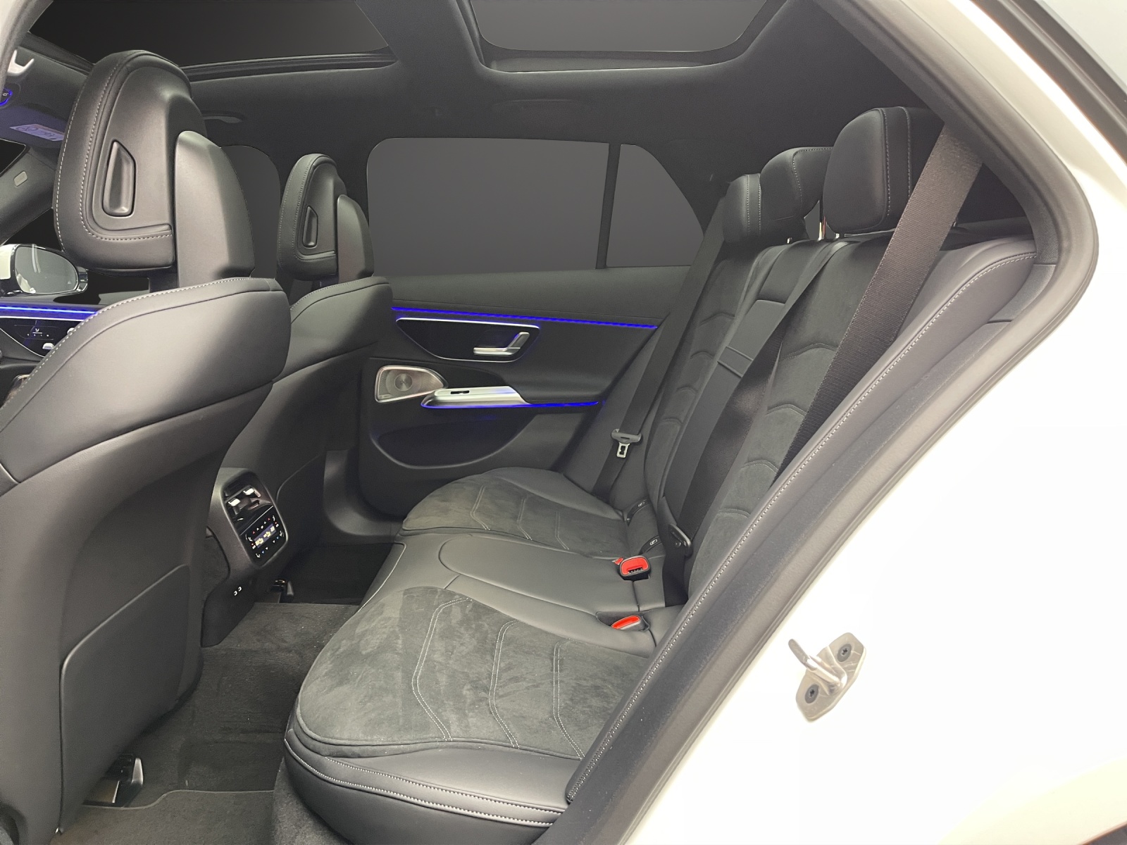 MERCEDES-BENZ E 220 d 4MATIC T-Modell 9G-Tronic-image-6