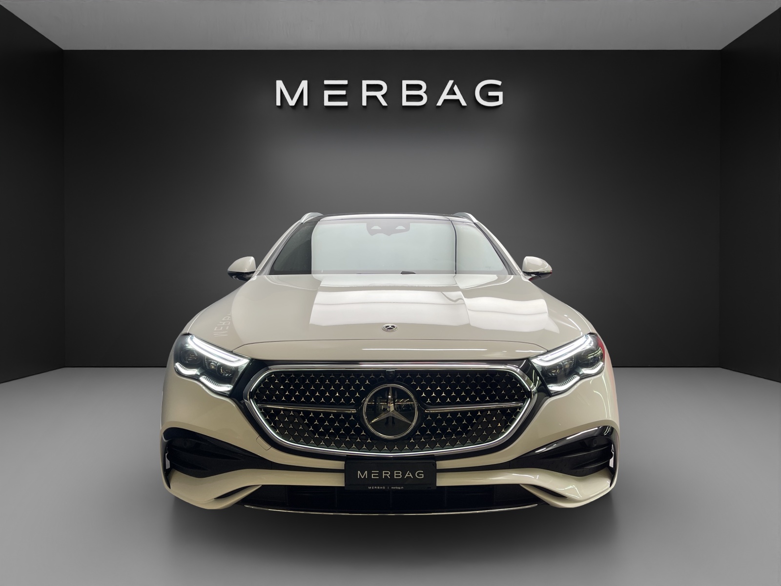 MERCEDES-BENZ E 220 d 4MATIC T-Modell 9G-Tronic-image-10