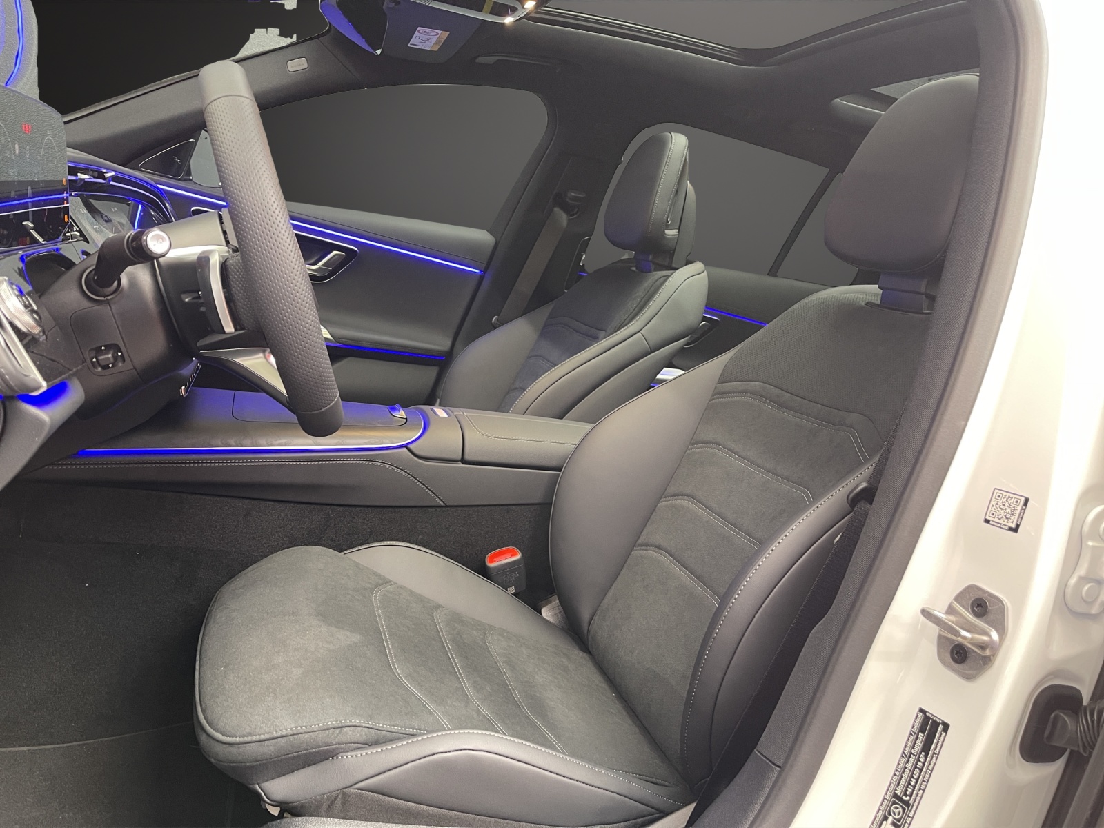 MERCEDES-BENZ E 220 d 4MATIC T-Modell 9G-Tronic-image-5