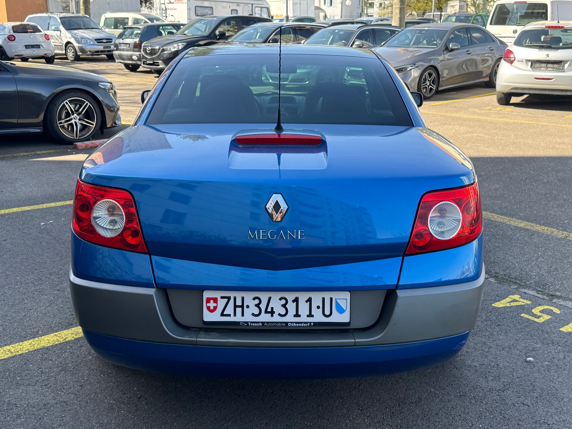 RENAULT Mégane C-C 2.0 16V Dynamique Confort-image-4