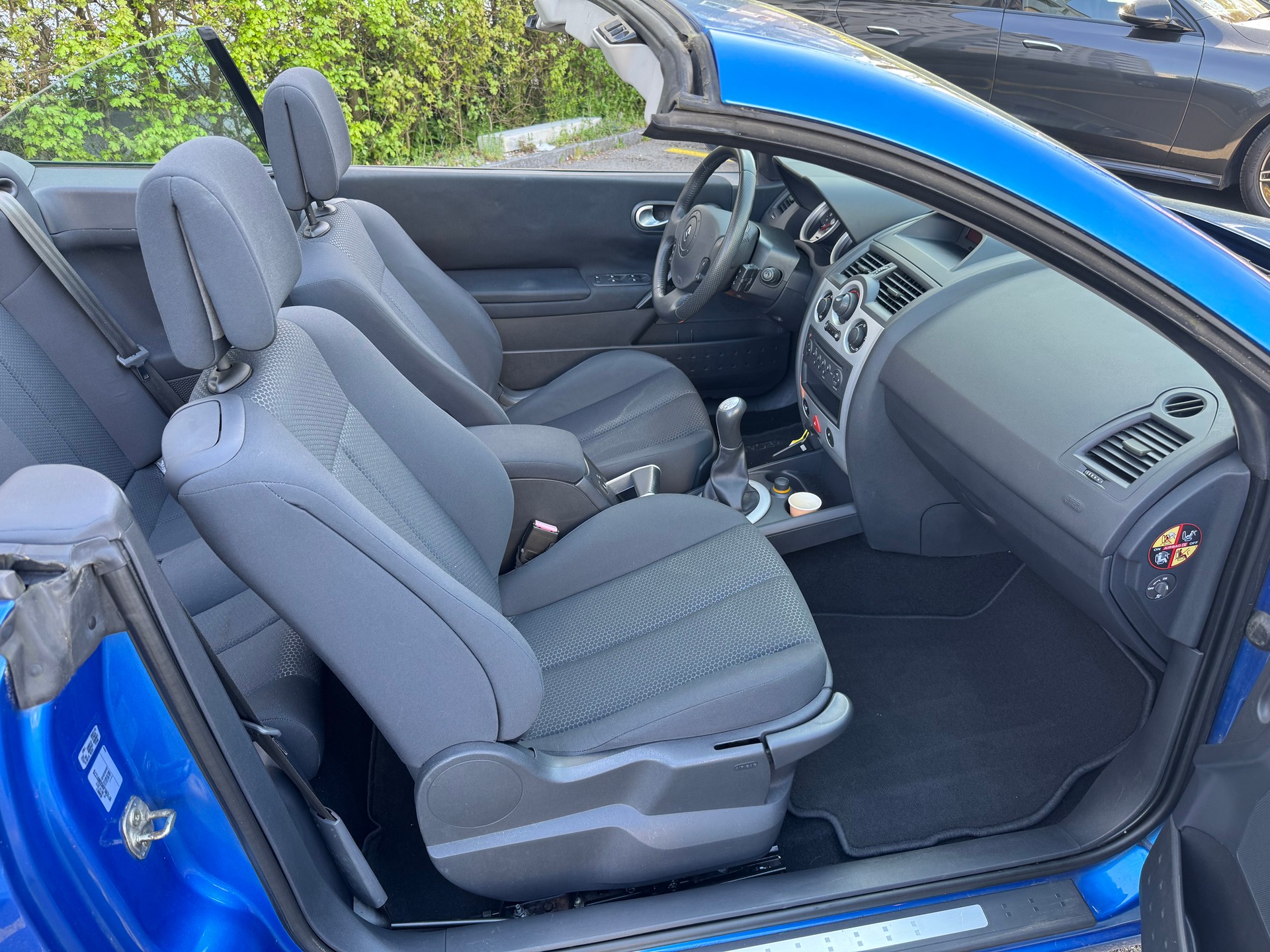RENAULT Mégane C-C 2.0 16V Dynamique Confort-image-7
