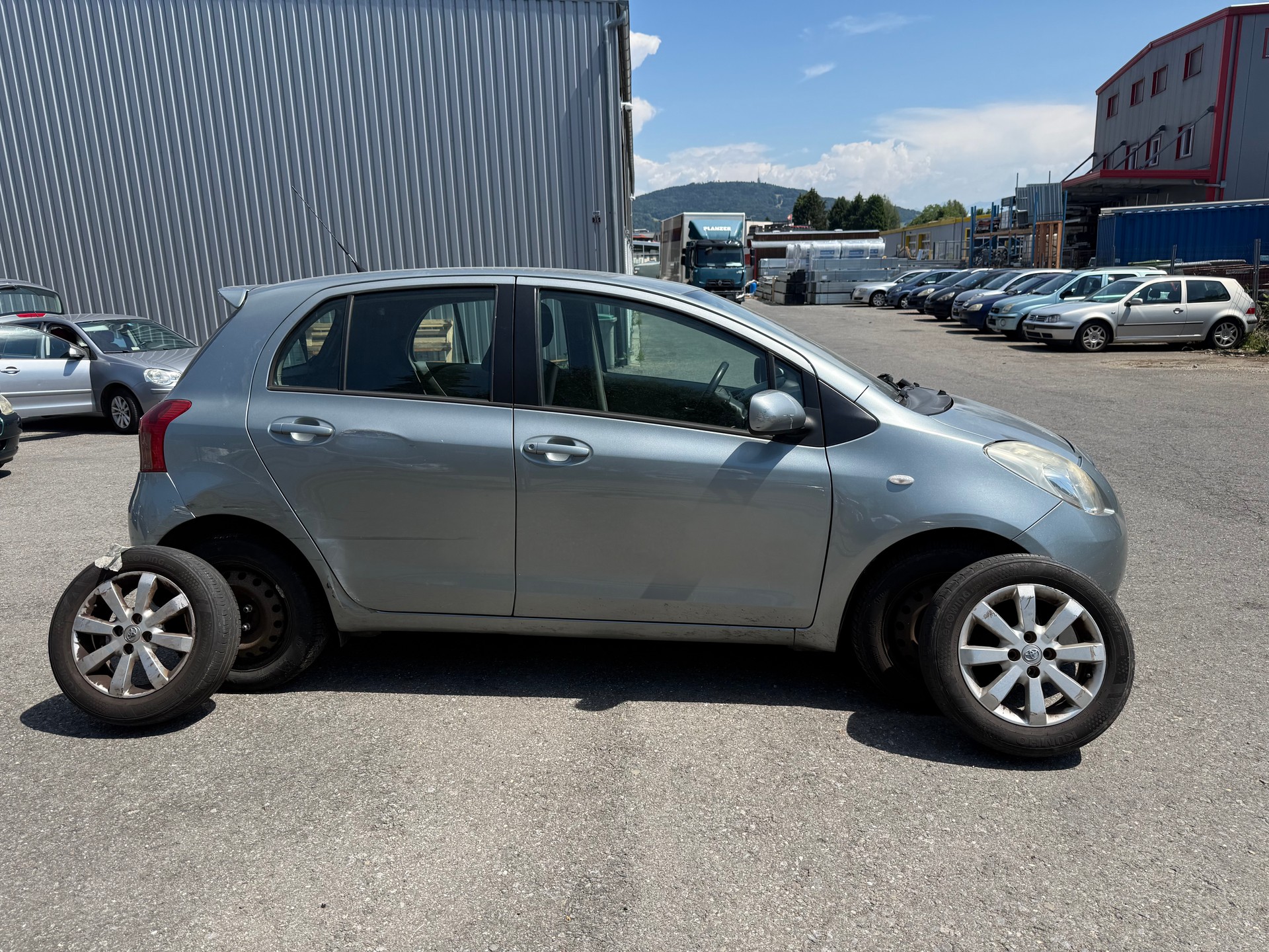 TOYOTA Yaris 1.3 Chic Multimode-showroom-element-3