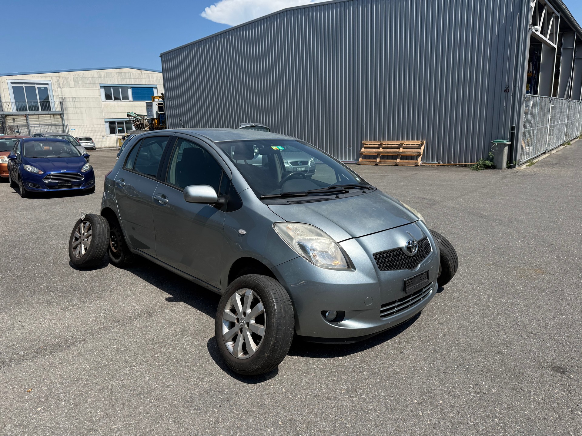 TOYOTA Yaris 1.3 Chic Multimode-showroom-element-1