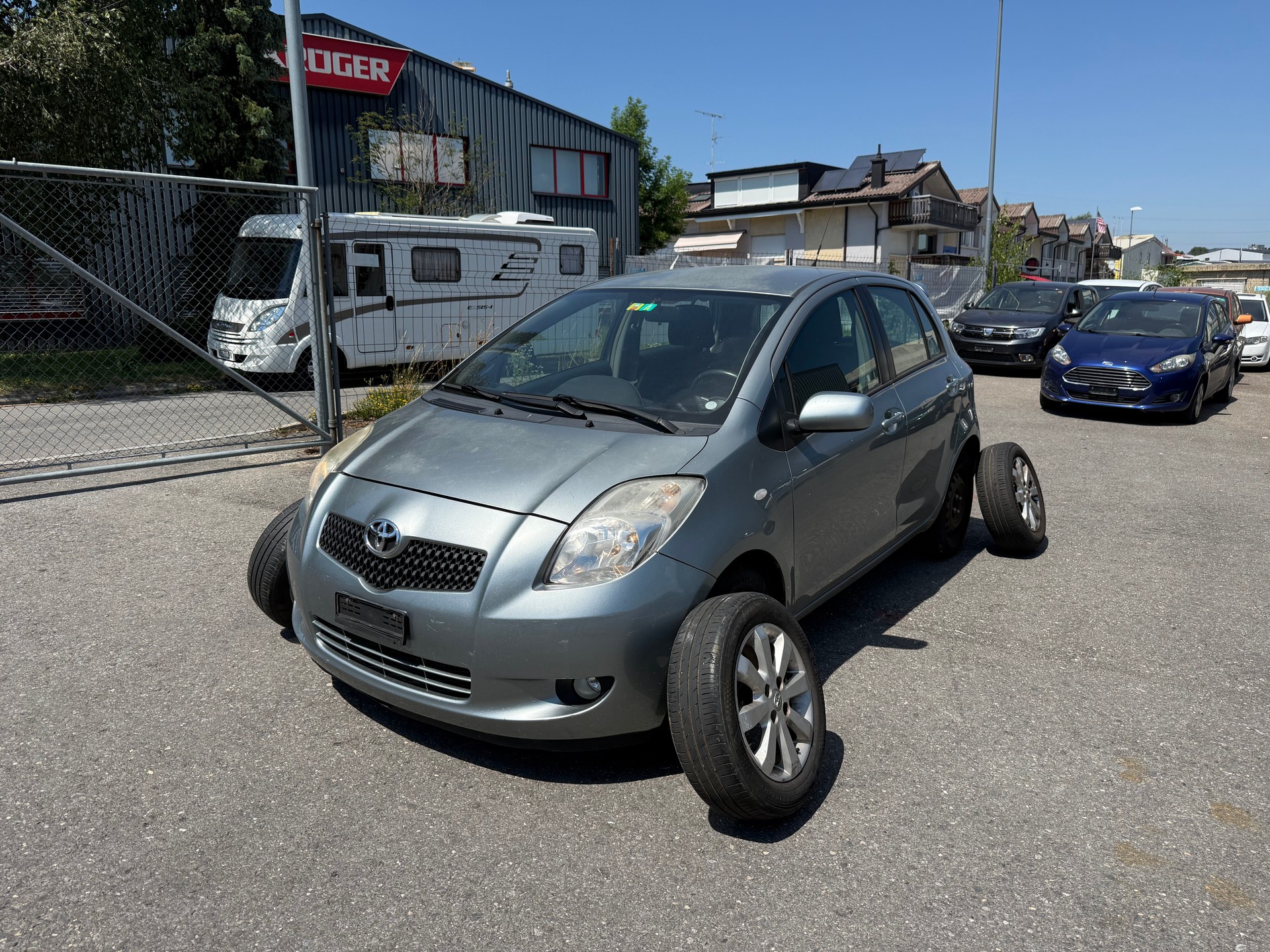 TOYOTA Yaris 1.3 Chic Multimode