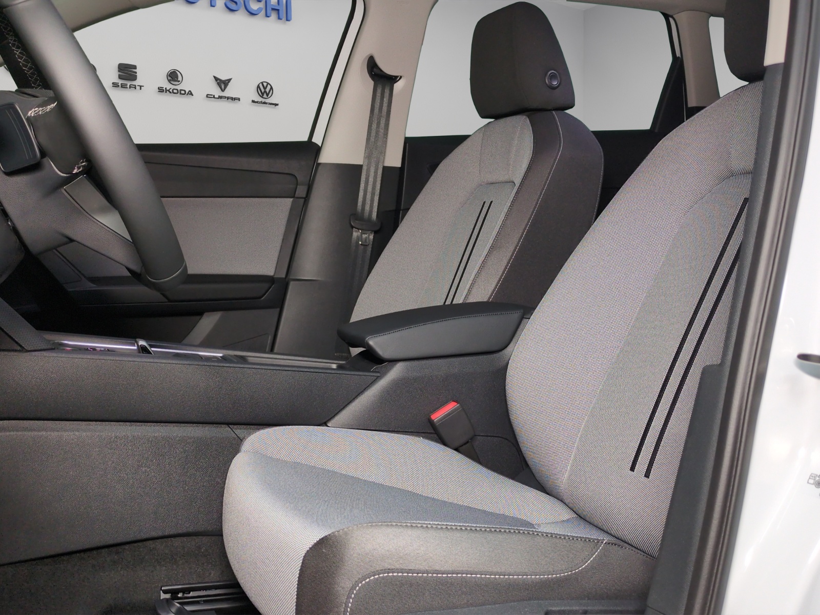 SEAT Leon ST 1.5 eHybrid pHEV DSG Style-image-5