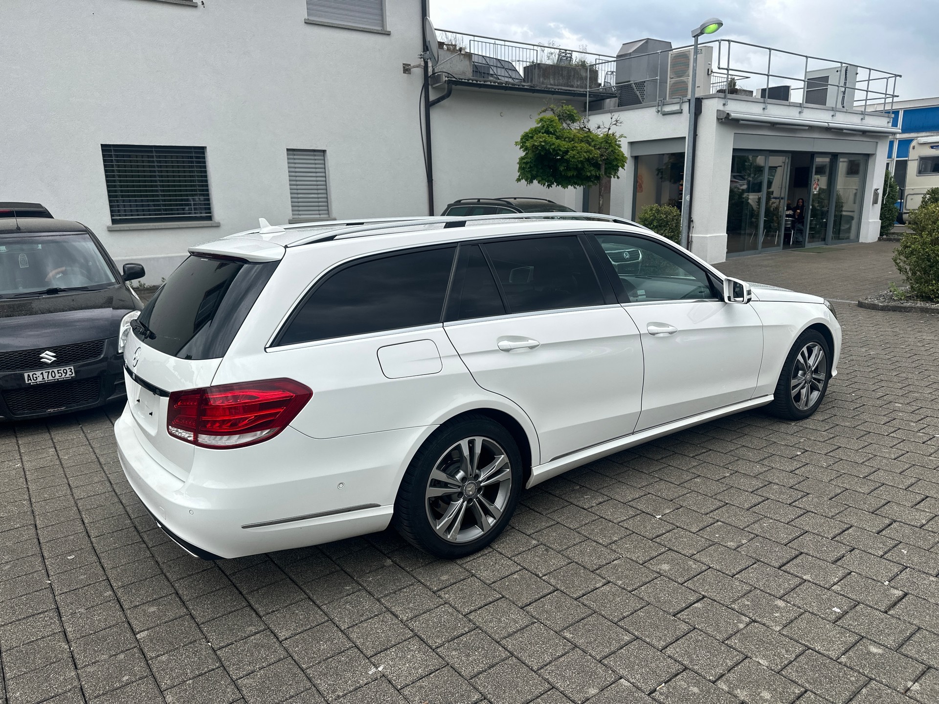 MERCEDES-BENZ E 220 CDI Avantgarde 7G-Tronic-showroom-element-2