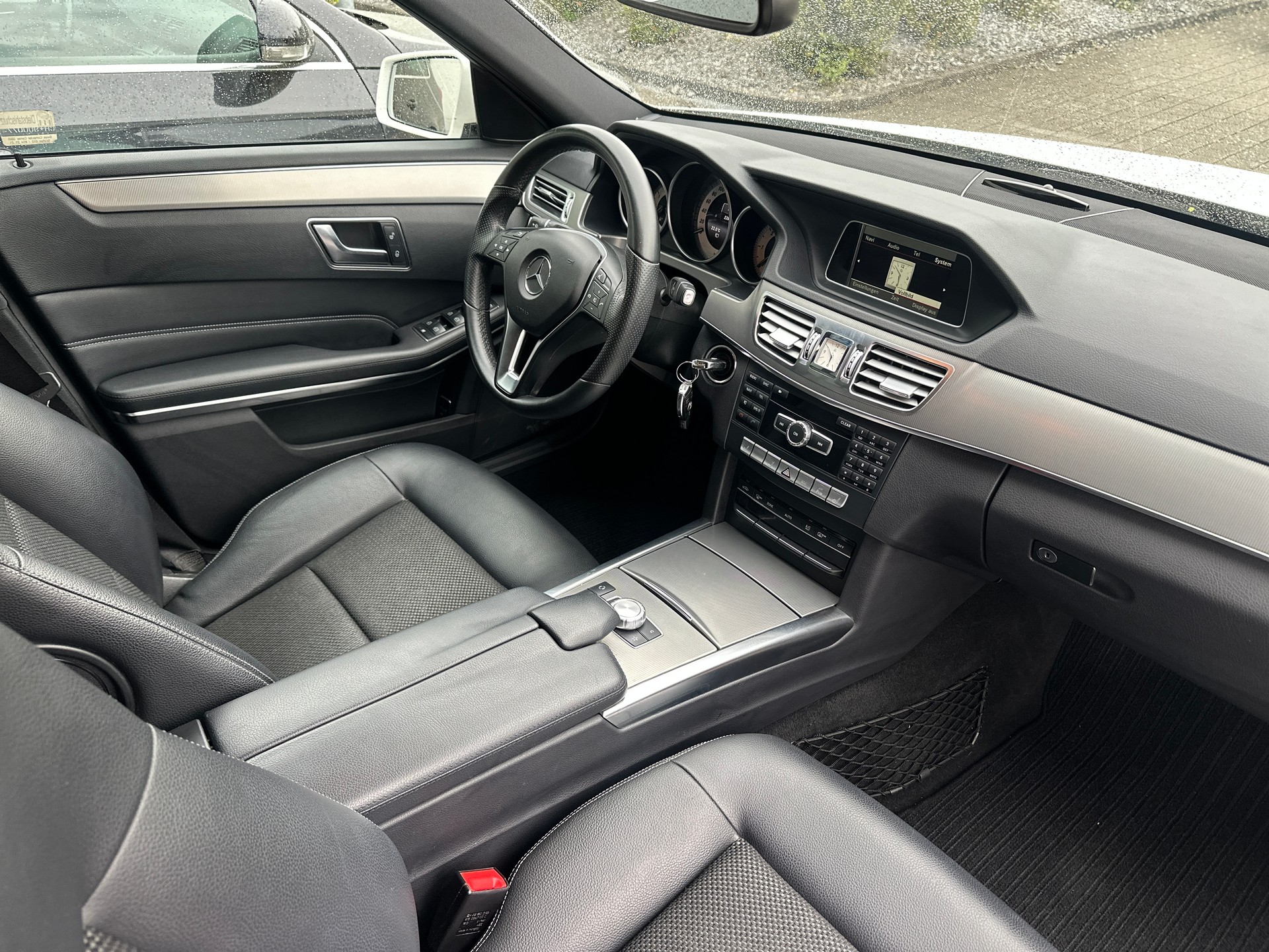 MERCEDES-BENZ E 220 CDI Avantgarde 7G-Tronic-image-12