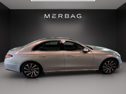 MERCEDES-BENZ E 220 d 4Matic-image-2