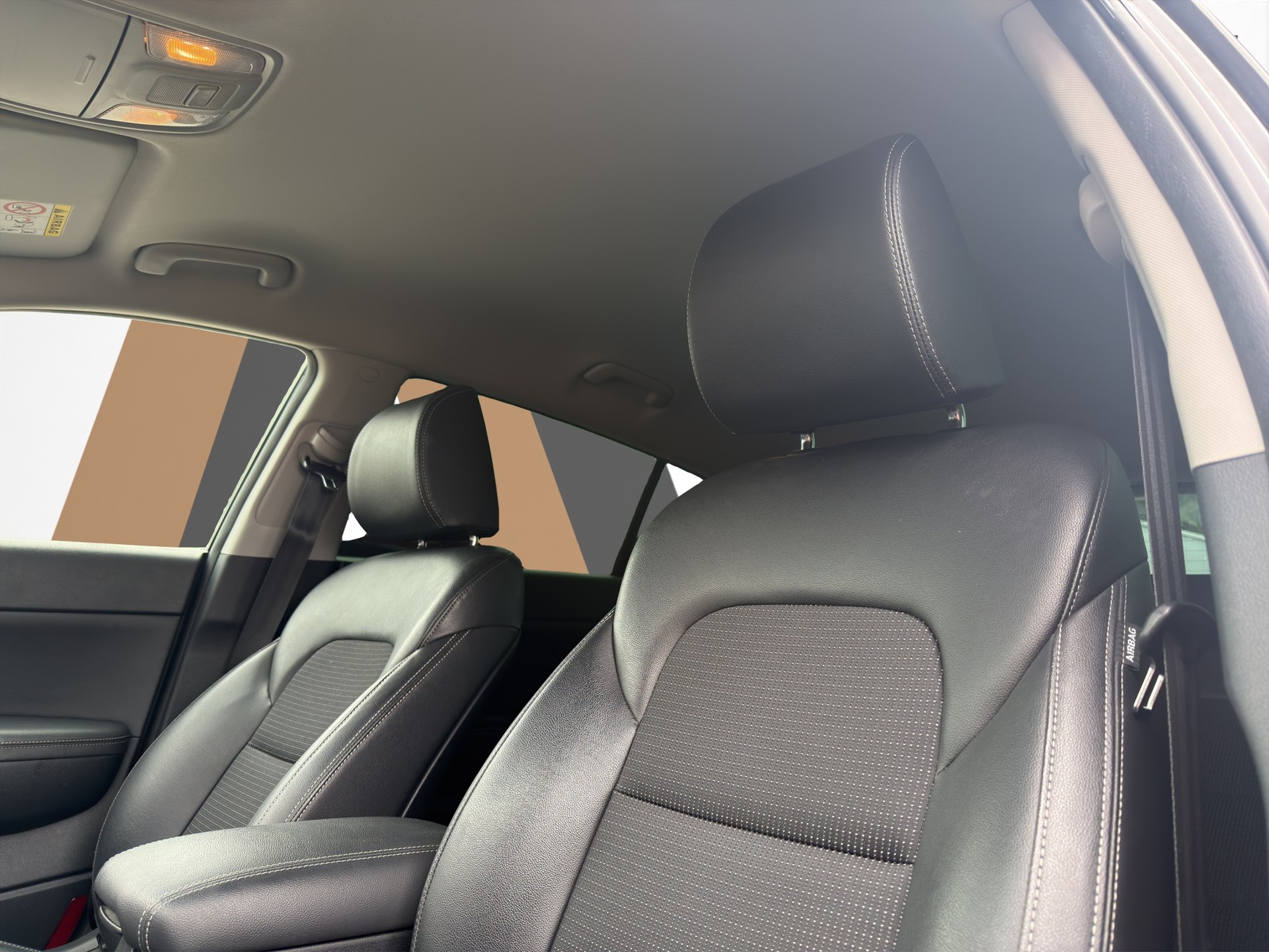 KIA Sportage 1.6 CRDi MHEV 4WD Black Edition-image-21