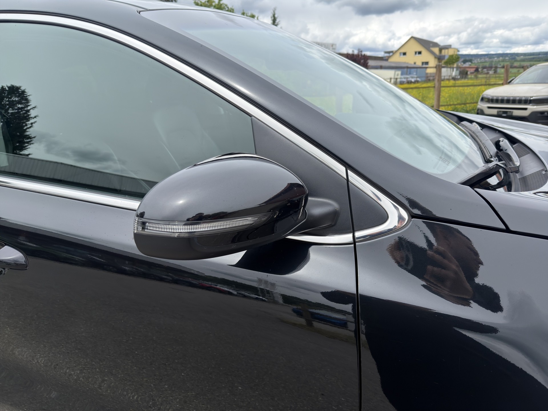 KIA Sportage 1.6 CRDi MHEV 4WD Black Edition-image-26