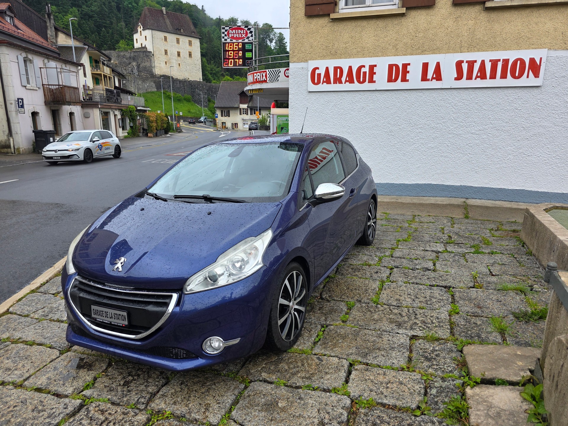 PEUGEOT 208 1.6 VTI Allure-image-0