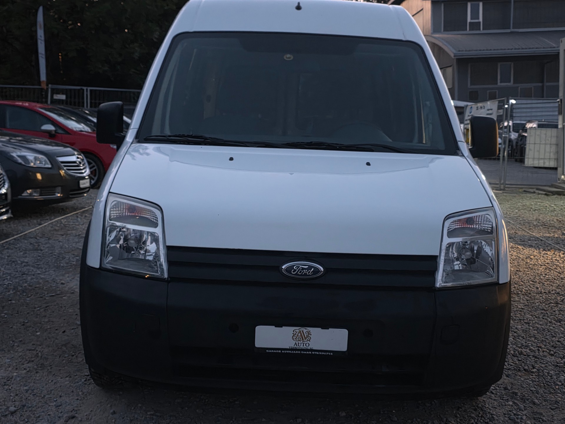 FORD Tourneo Connect Plus 1.8 TDCi *** Frisch ab MFK / Frisch Service / Gratis Lieferung / Garantie ***-image-8