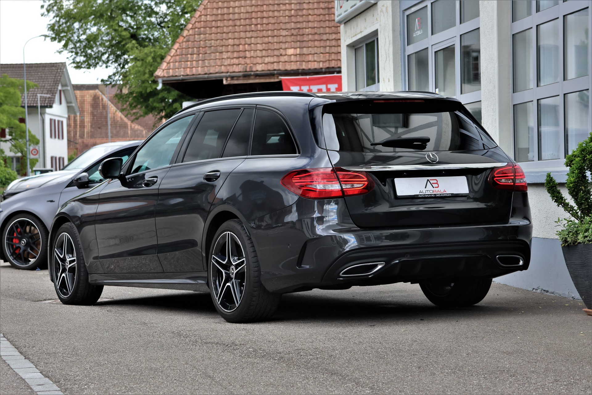 MERCEDES-BENZ C 220 d Swiss Star AMG Line 4M 9G-Tronic (CH)-showroom-element-3