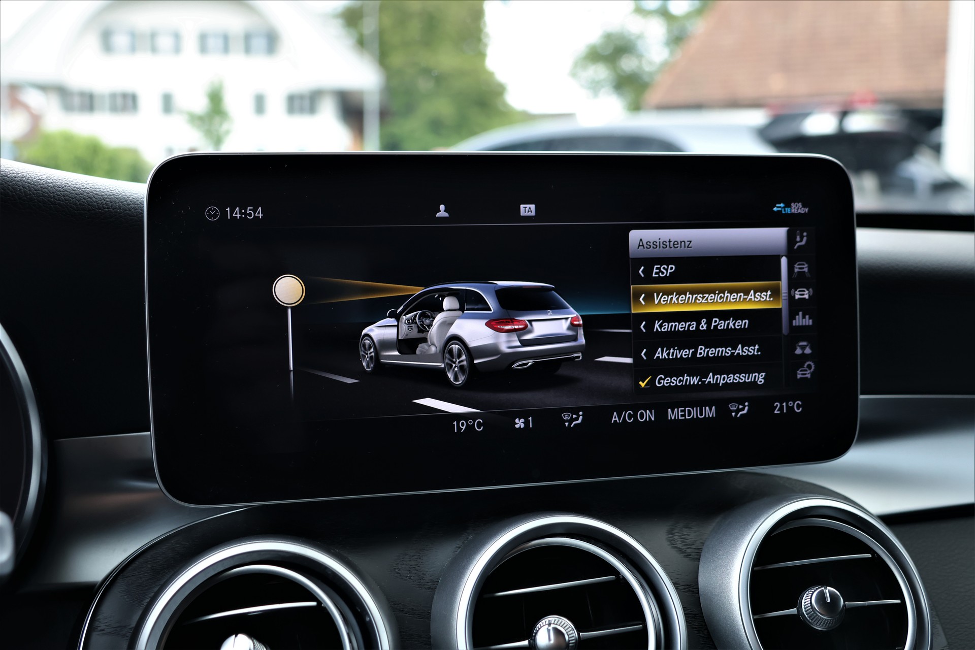 MERCEDES-BENZ C 220 d Swiss Star AMG Line 4M 9G-Tronic (CH)-image-22