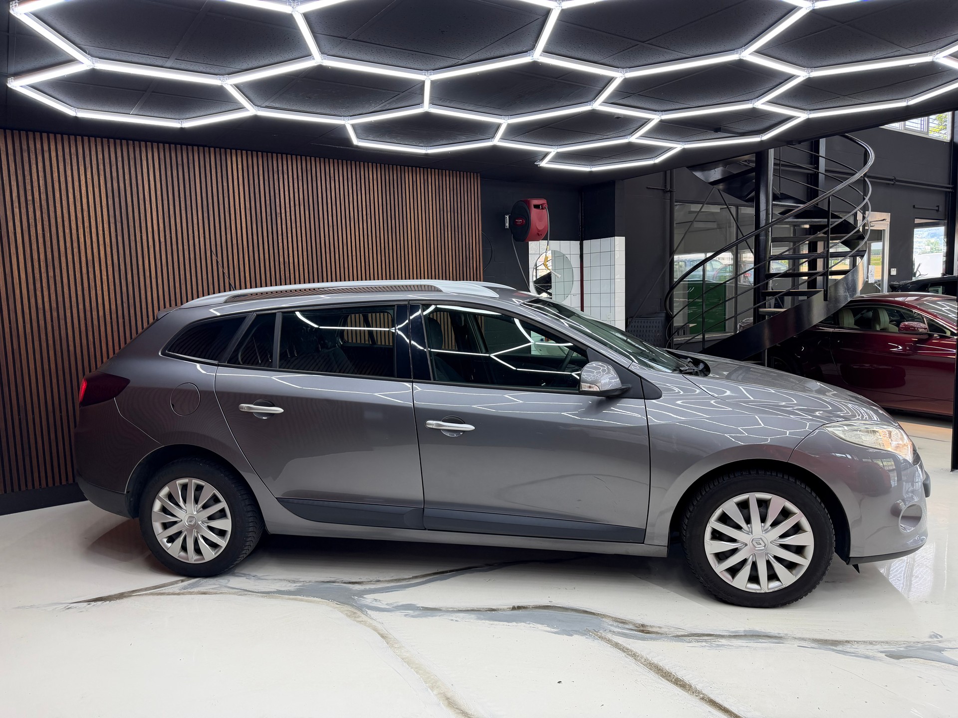 RENAULT Mégane Grandtour 2.0 16V Dynamique CVT-image-3