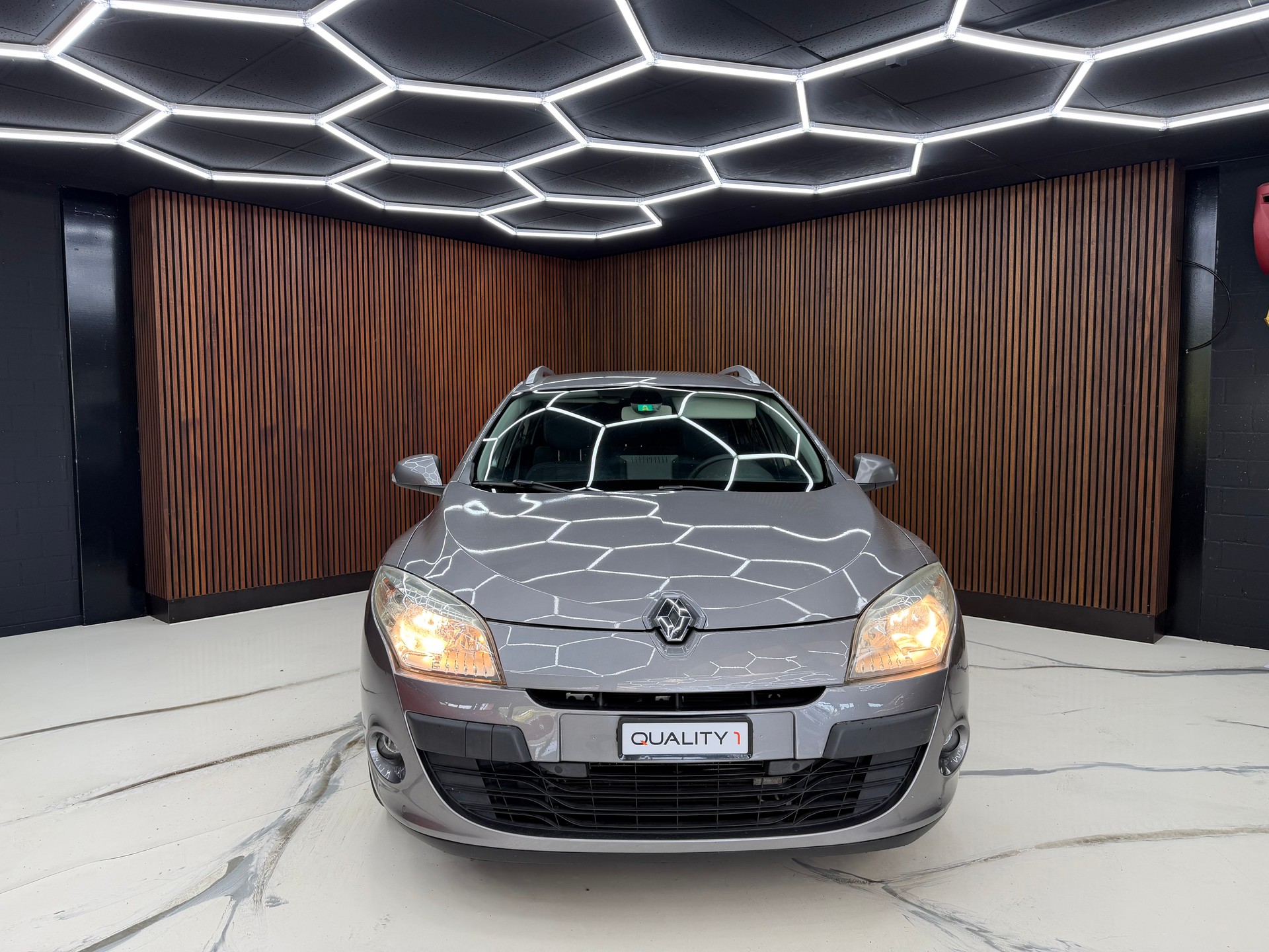 RENAULT Mégane Grandtour 2.0 16V Dynamique CVT-image-1
