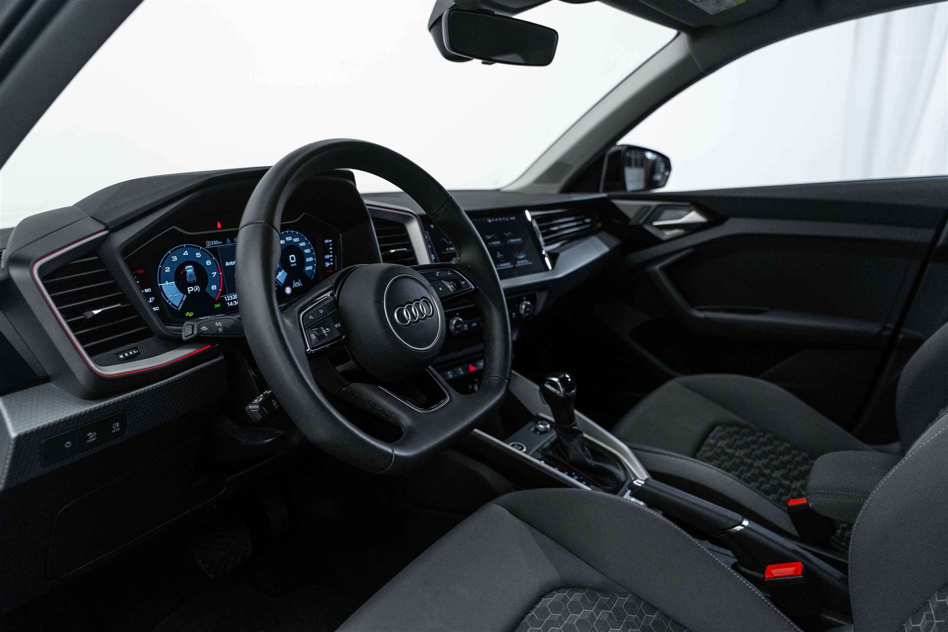 AUDI AUDI A1 Sportback 30 TFSi S-Line Black-Edition S-Tronic Automat-image-7