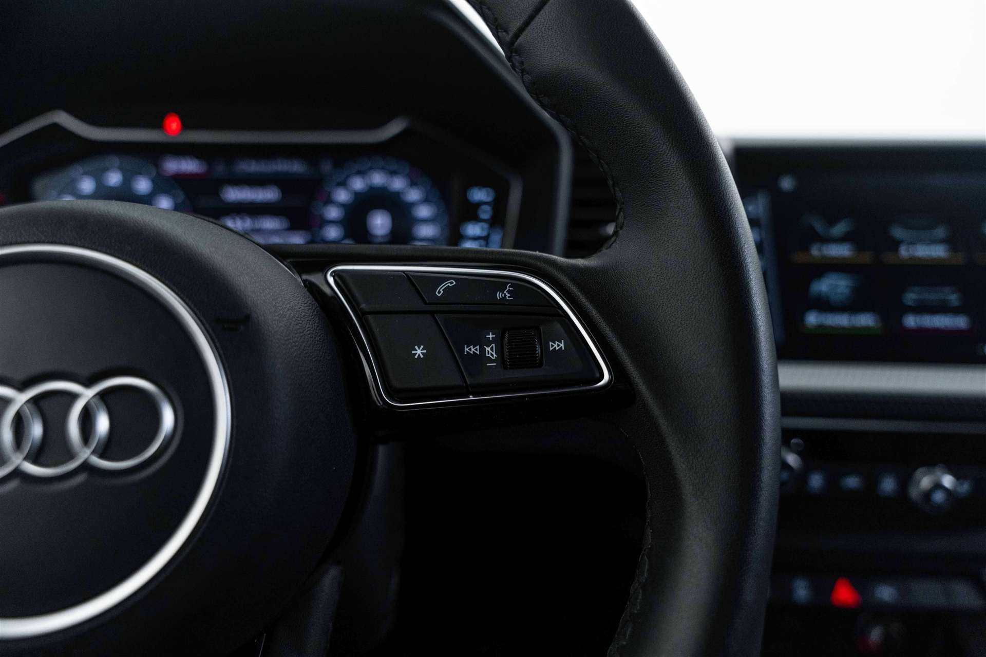 AUDI AUDI A1 Sportback 30 TFSi S-Line Black-Edition S-Tronic Automat-image-16