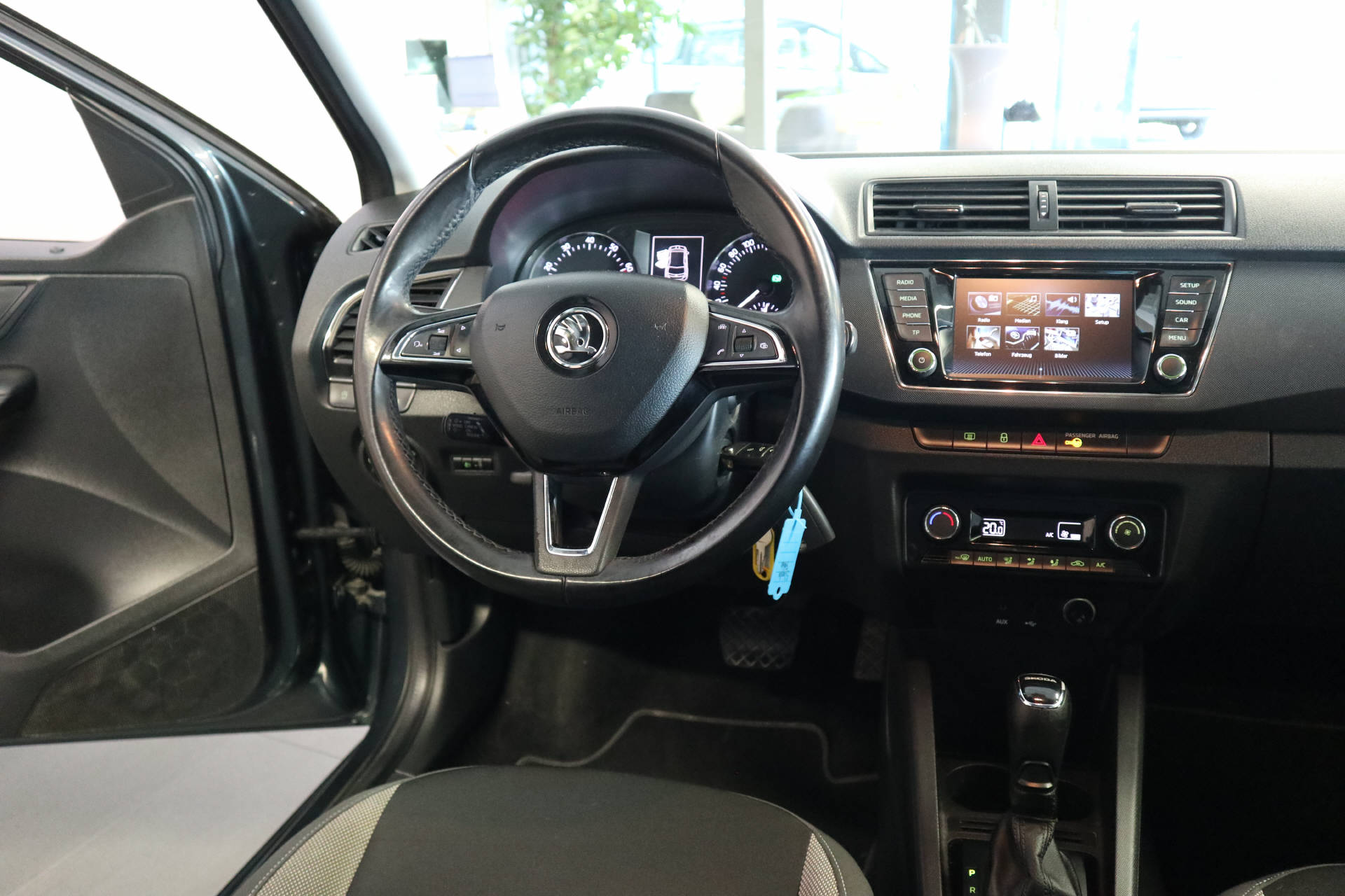 SKODA Fabia 1.0 TSI Ambition DSG-image-11