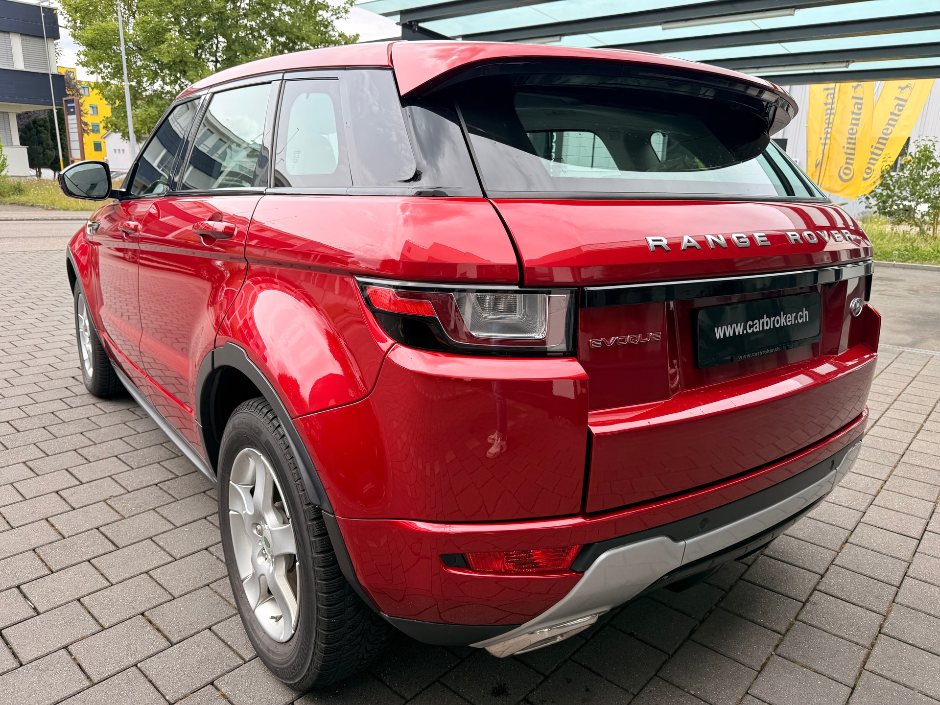 LAND ROVER Range Rover Evoque 2.0 TD4 SE Dynamic AT9-image-9