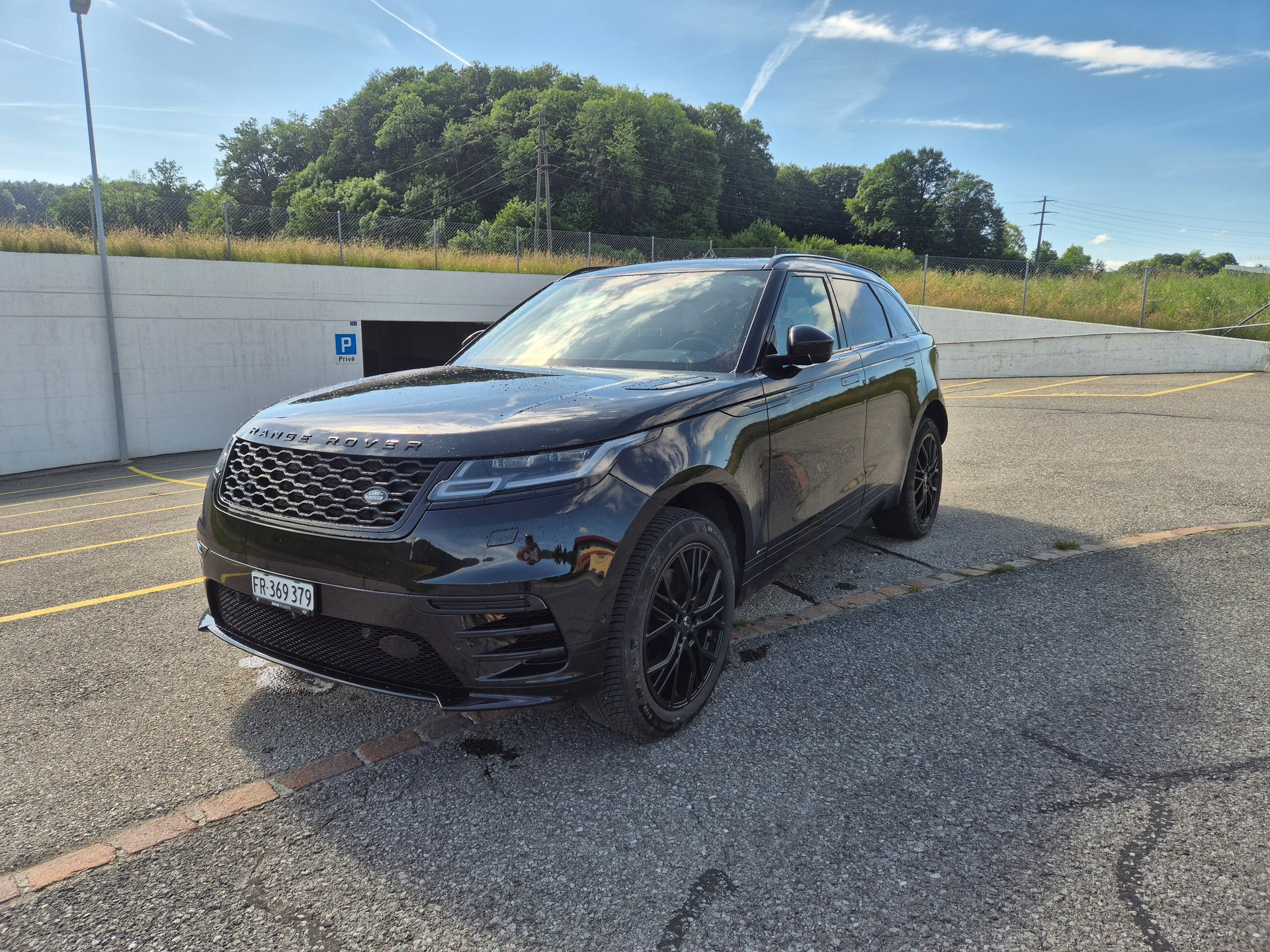 LAND ROVER 2.0 T R-Dynamic HSE-image-1