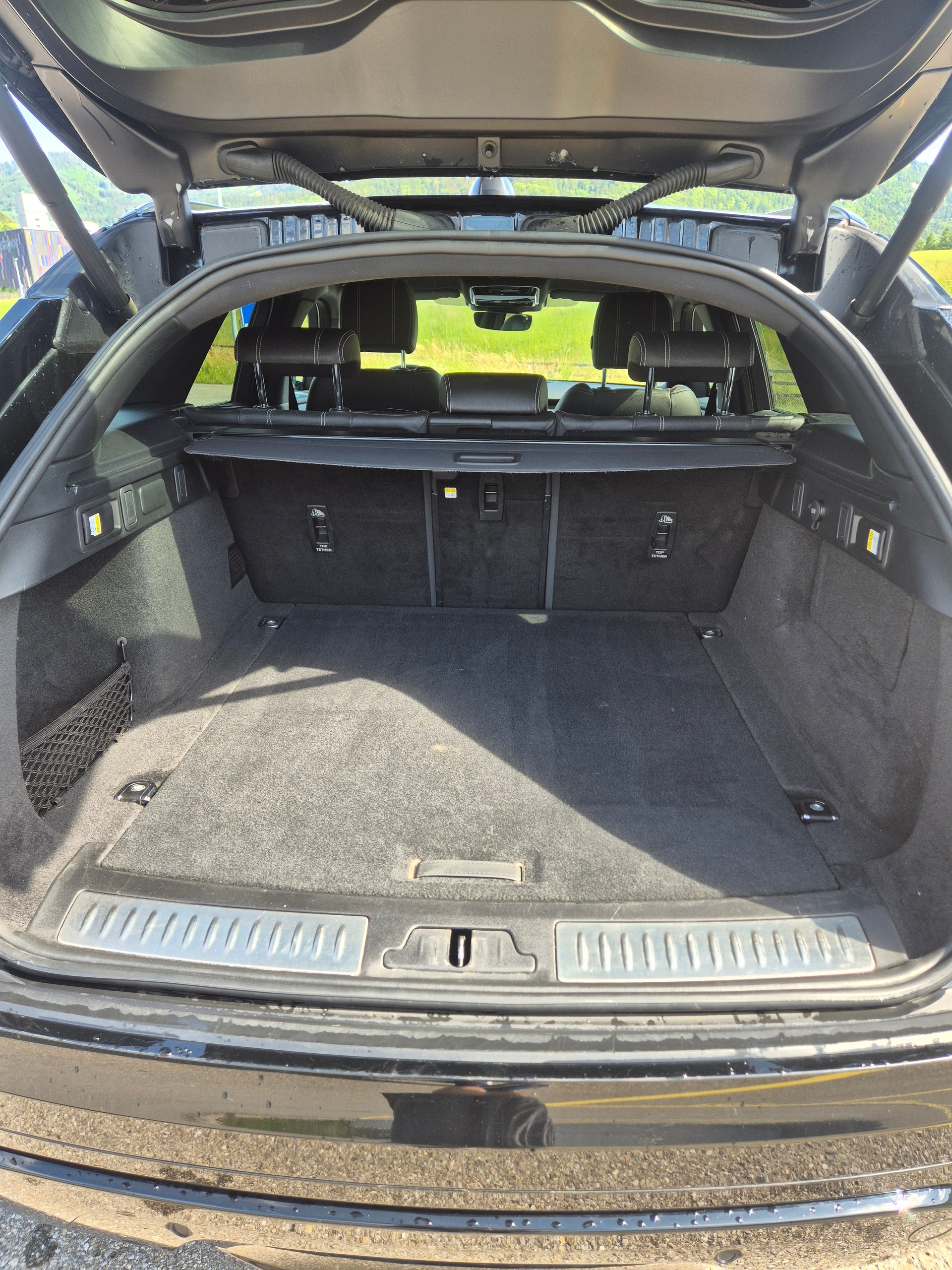LAND ROVER 2.0 T R-Dynamic HSE-image-3