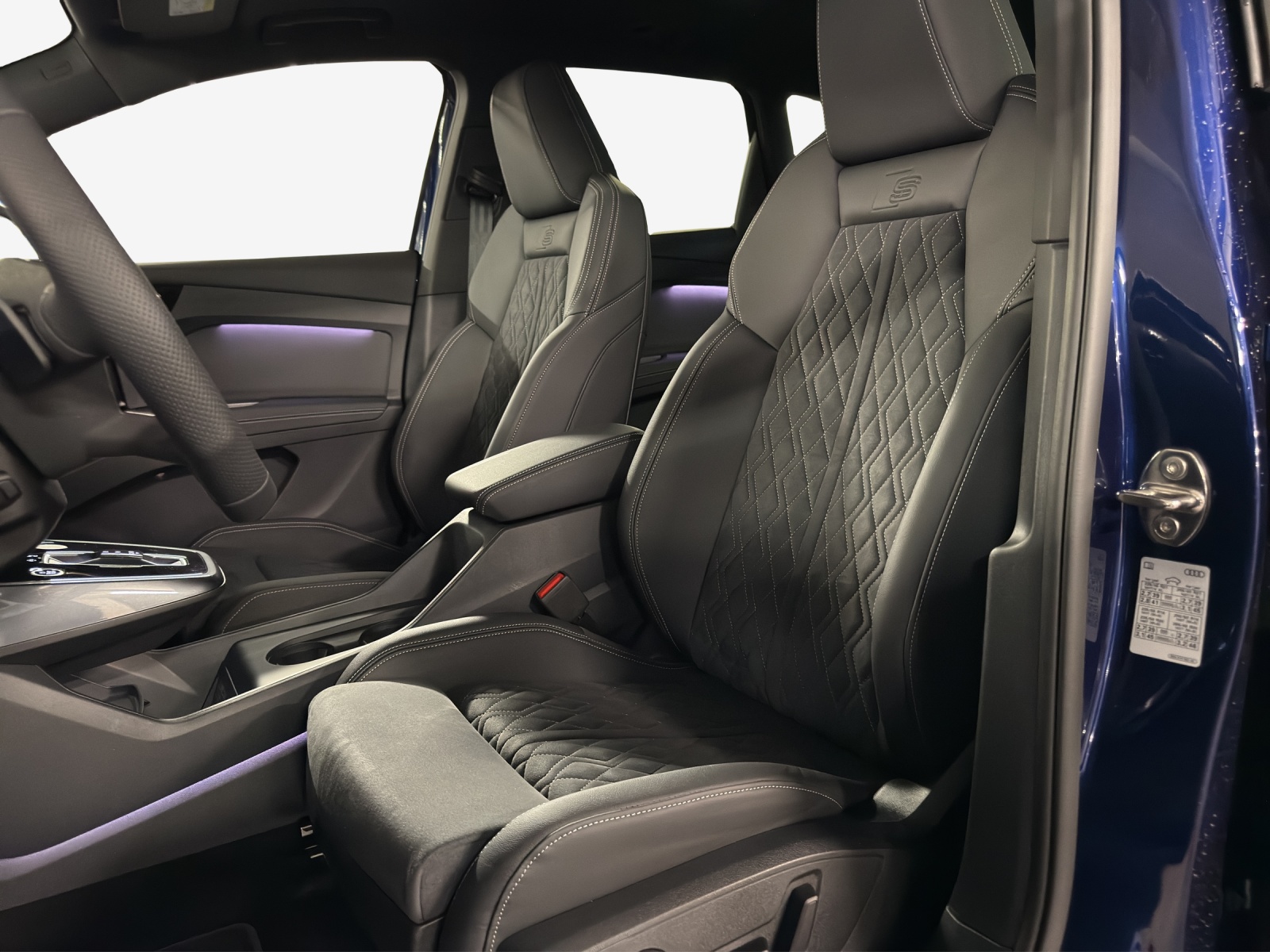 AUDI Q4 e-tron 45 Attraction quattro-image-7