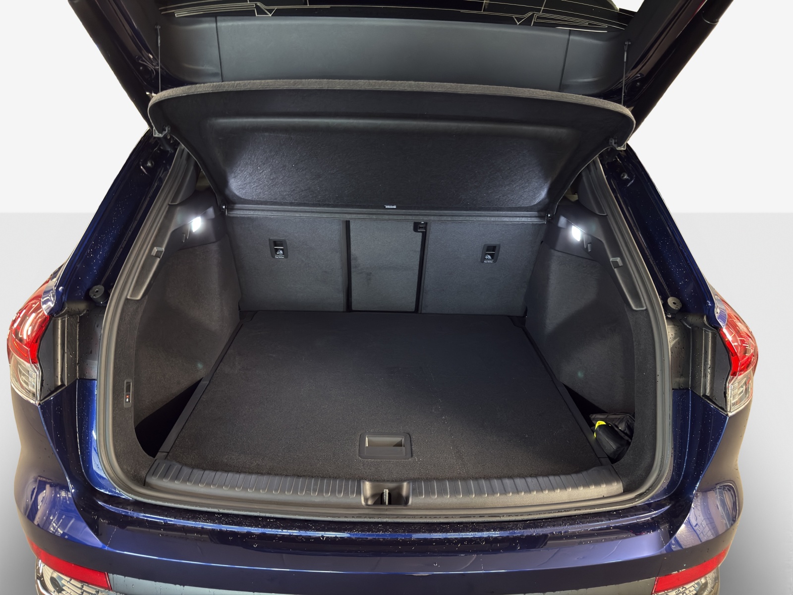 AUDI Q4 e-tron 45 Attraction quattro-image-12