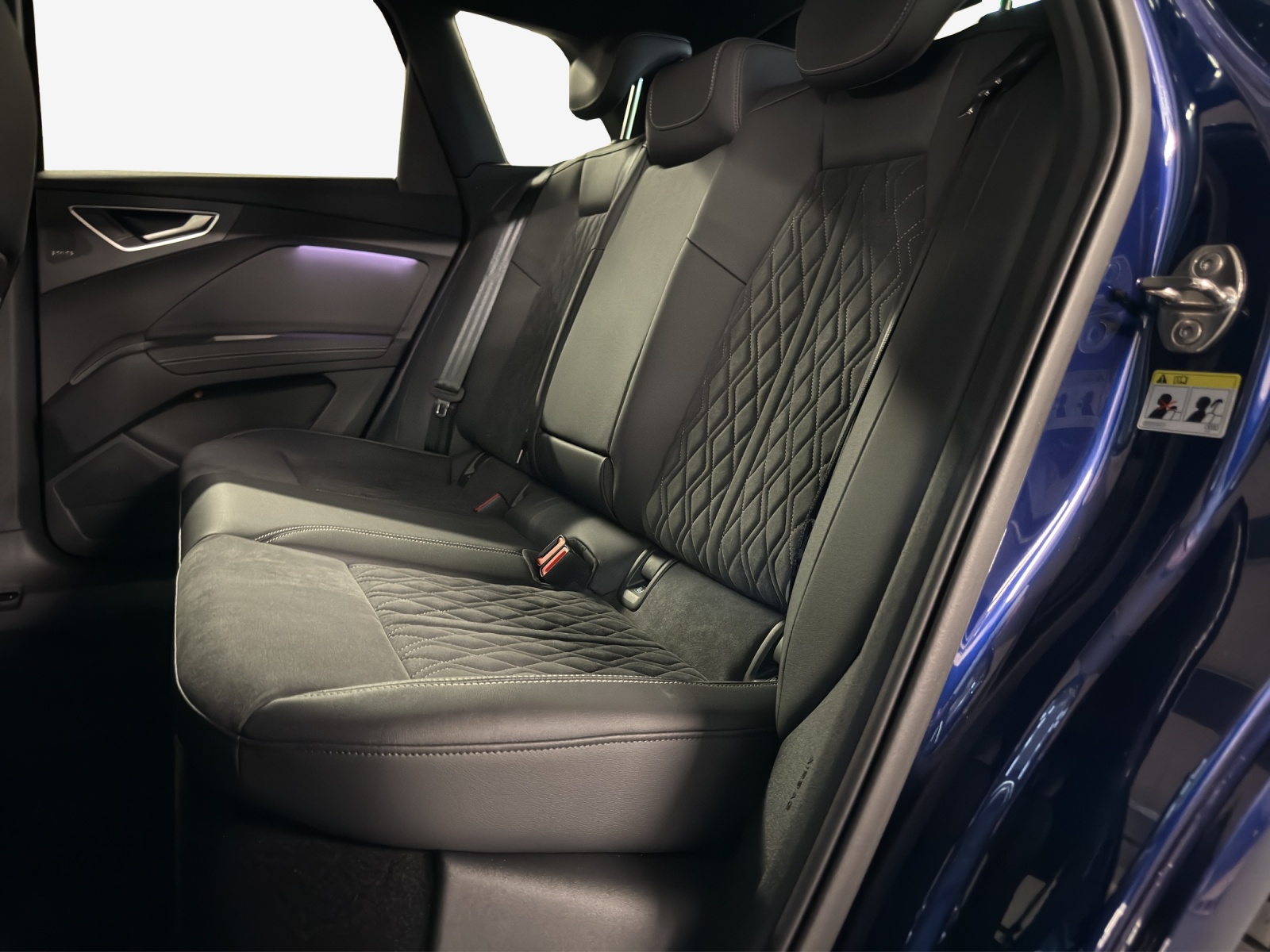 AUDI Q4 e-tron 45 Attraction quattro-image-11