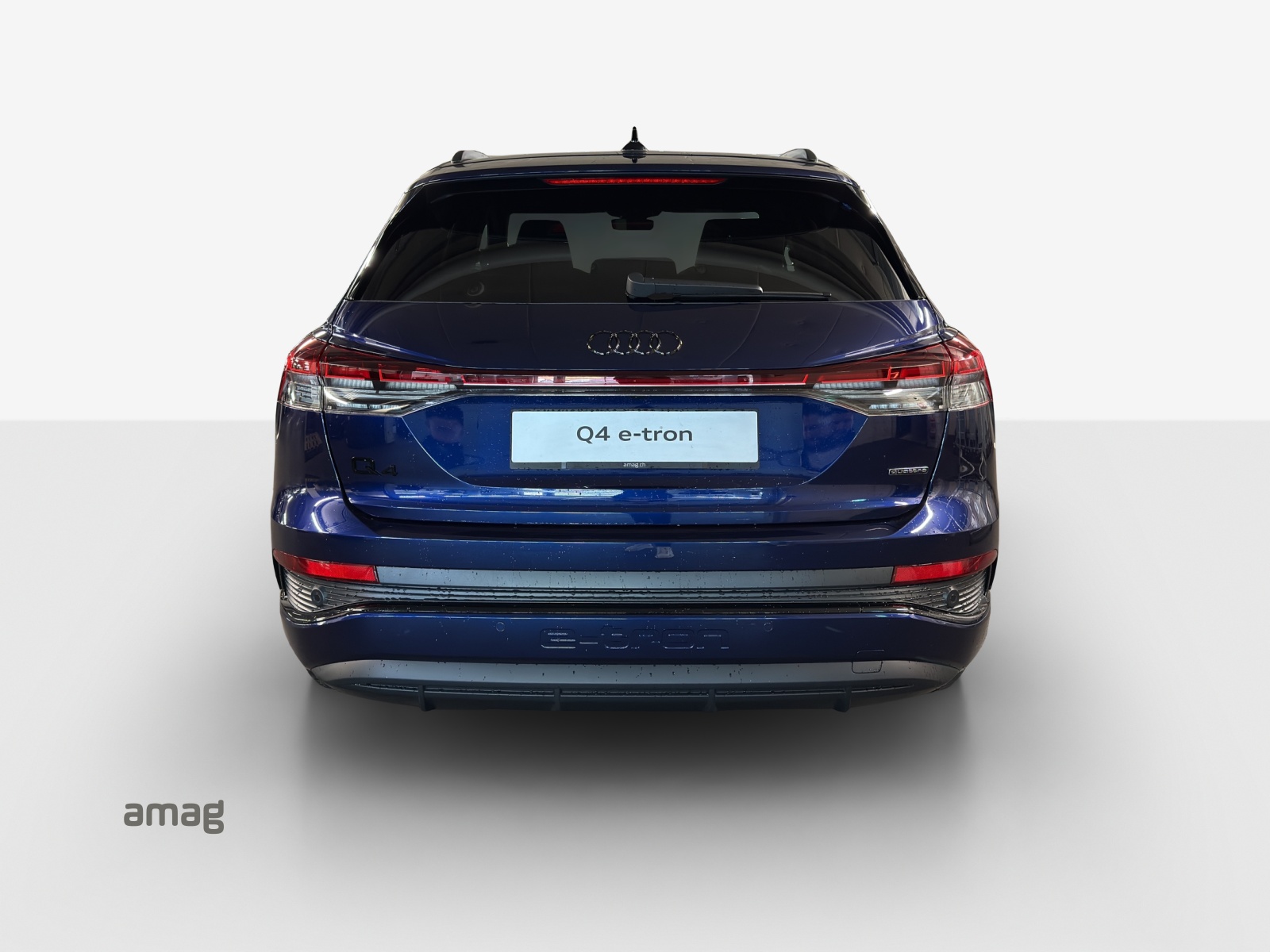 AUDI Q4 e-tron 45 Attraction quattro-image-3