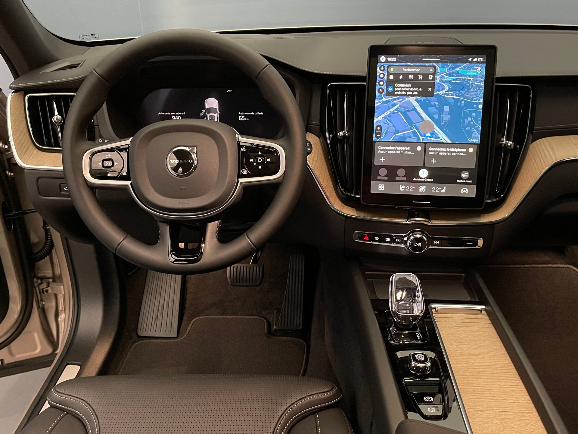 VOLVO XC60 2.0 T6 TE Ultra Dark eAWD-image-8