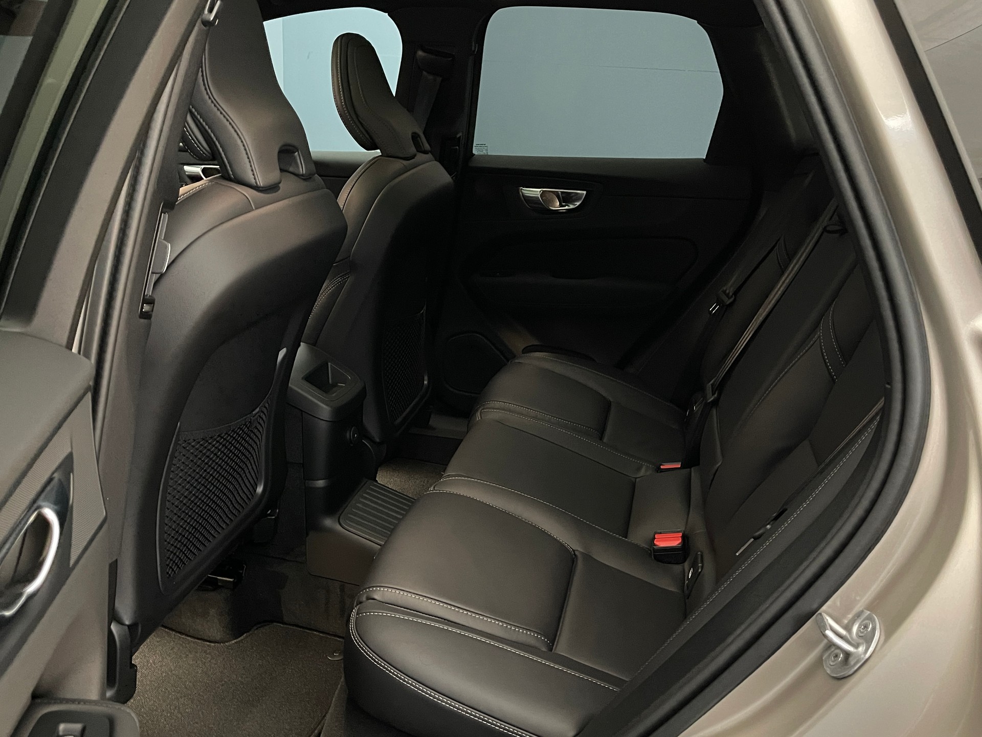 VOLVO XC60 2.0 T6 TE Ultra Dark eAWD-image-10