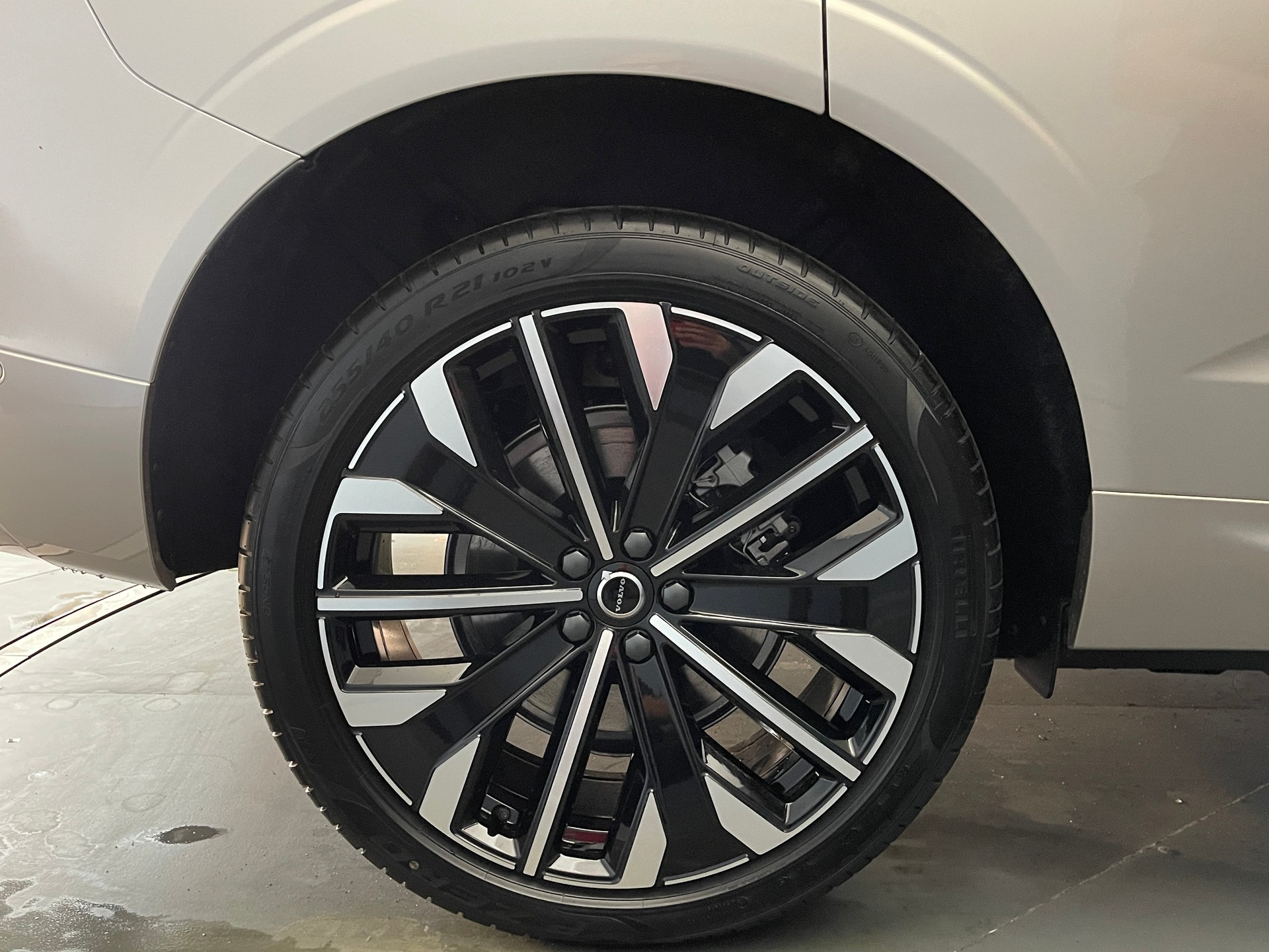 VOLVO XC60 2.0 T6 TE Ultra Dark eAWD-image-3
