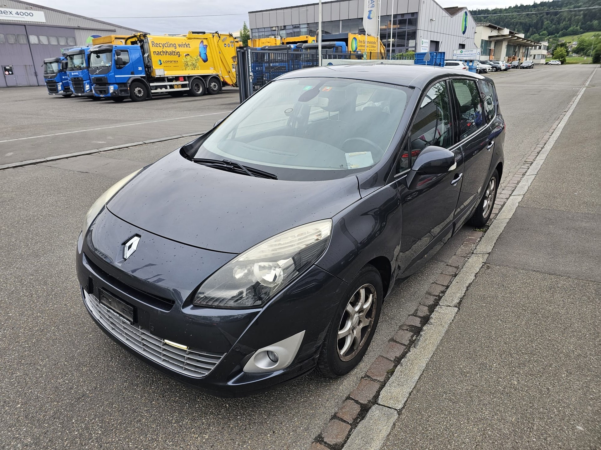 RENAULT Grand Scénic 1.4 16V Turbo Expression-image-0